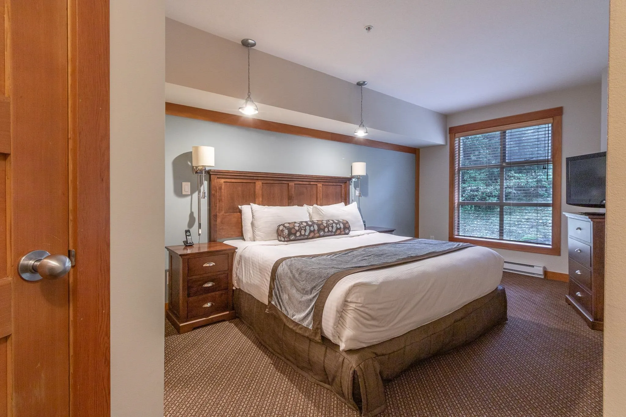 334C 2036 London Lane