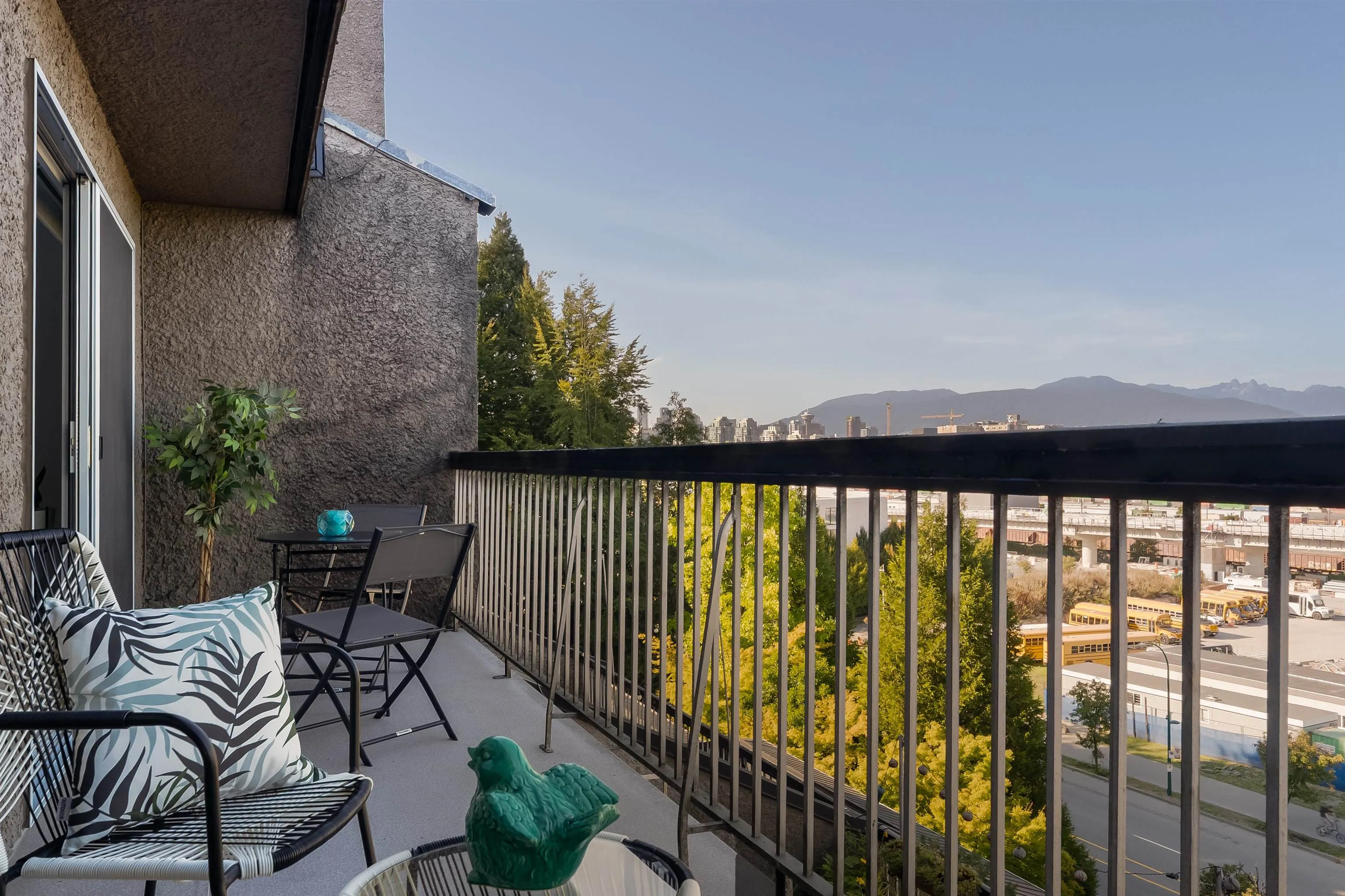 808 756 Great Northern Way