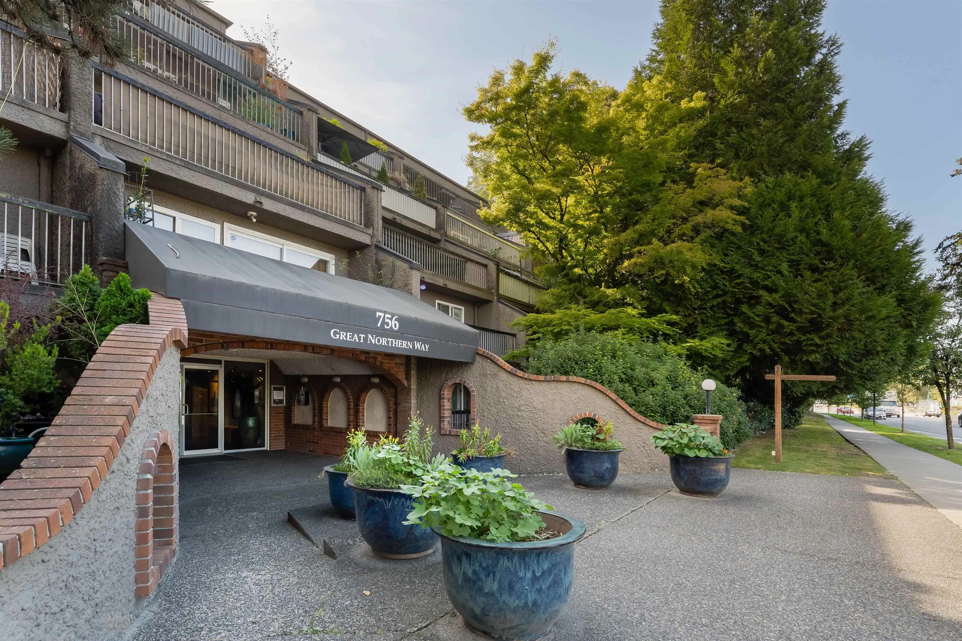 808 756 Great Northern Way