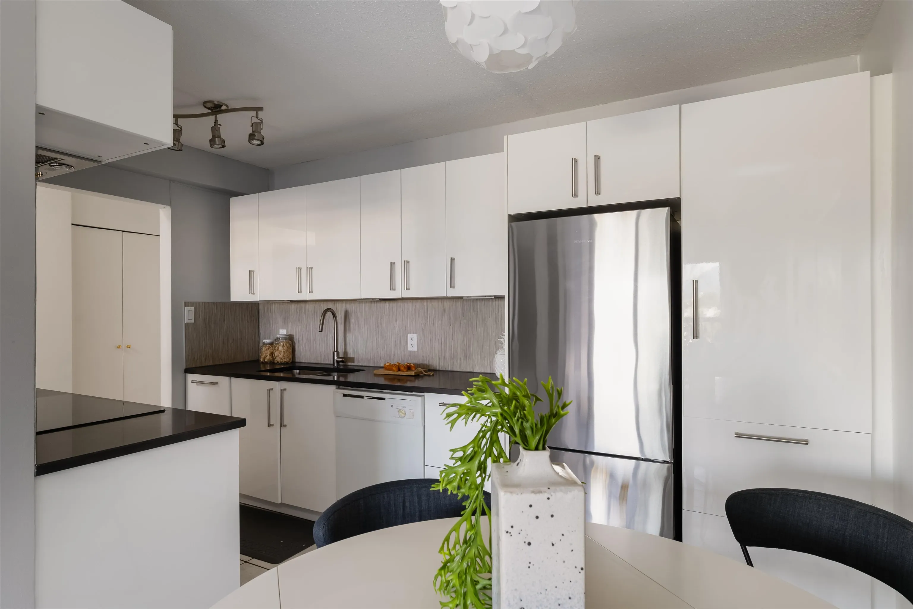 808 756 Great Northern Way