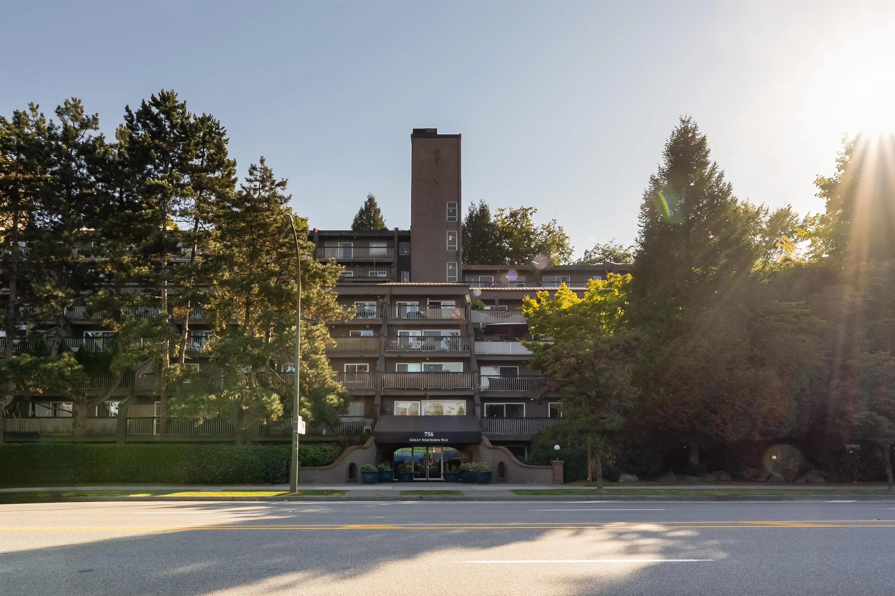 808 756 Great Northern Way