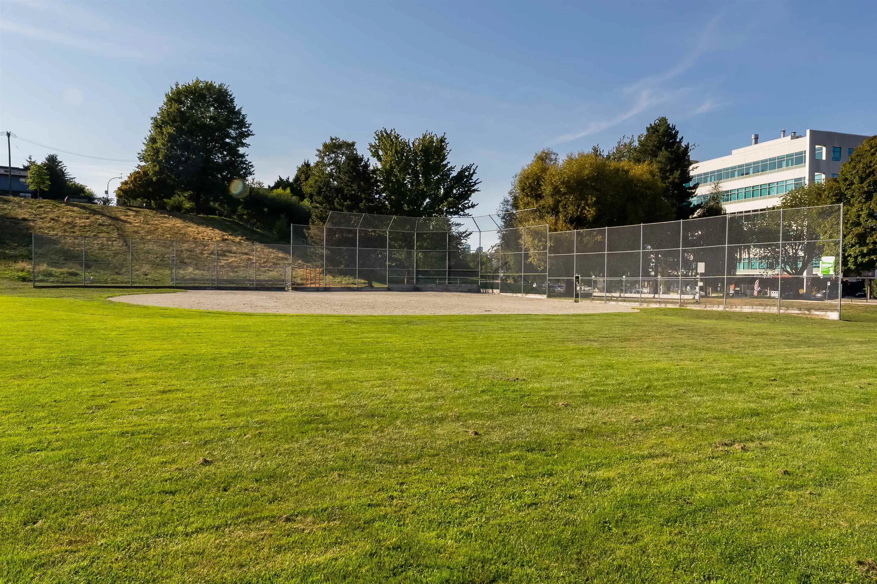 808 756 Great Northern Way