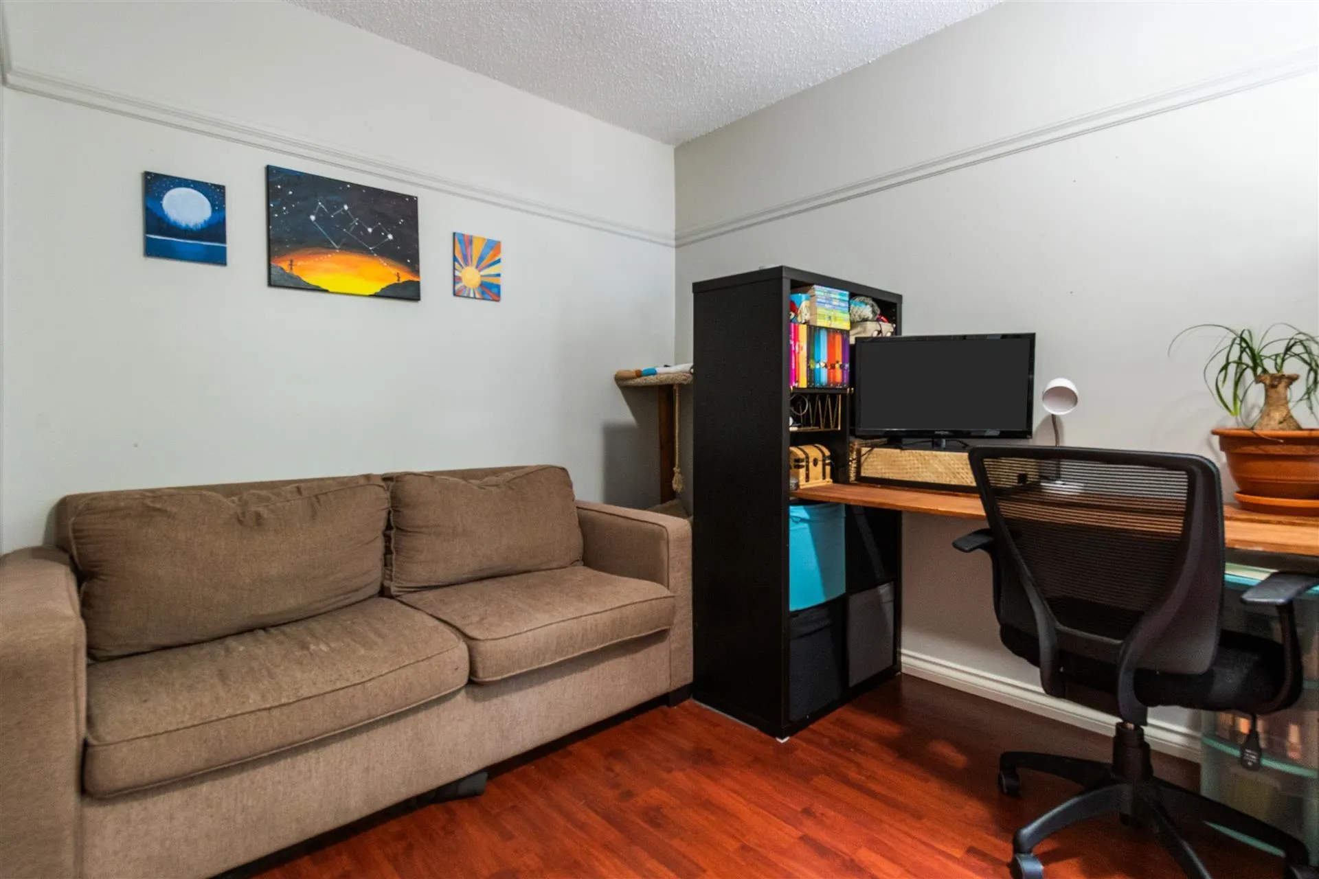 6217 E Greenside Drive