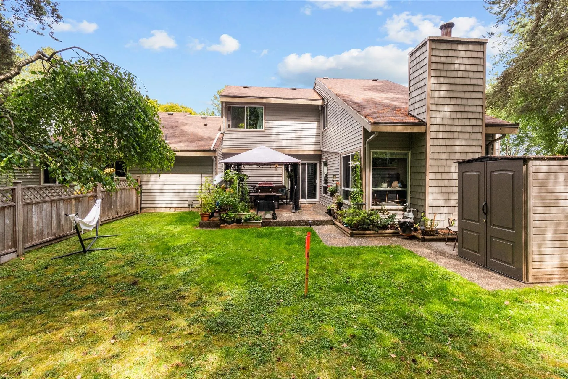 6217 E Greenside Drive