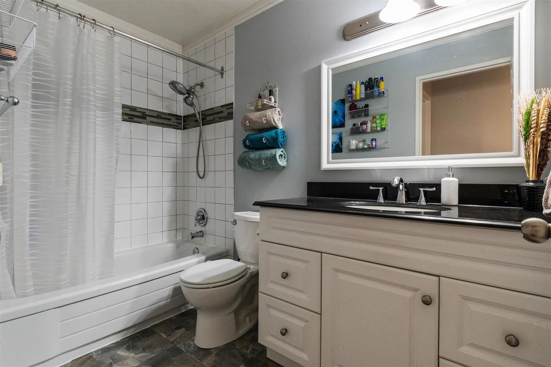 6217 E Greenside Drive