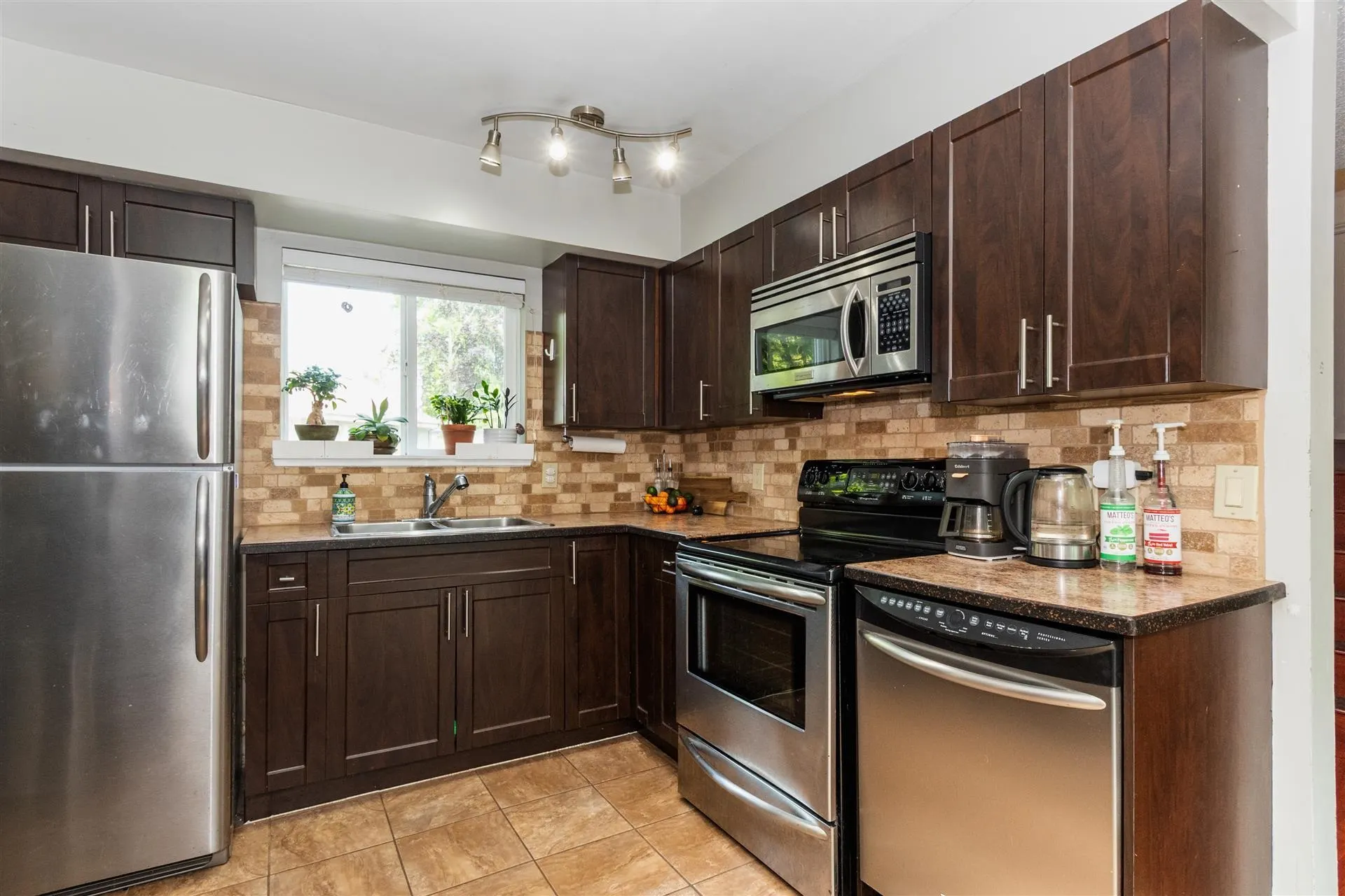 6217 E Greenside Drive