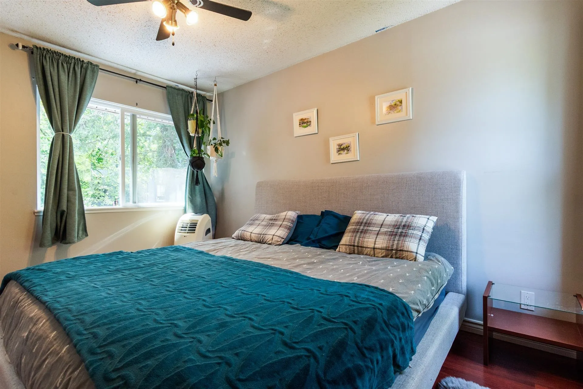 6217 E Greenside Drive