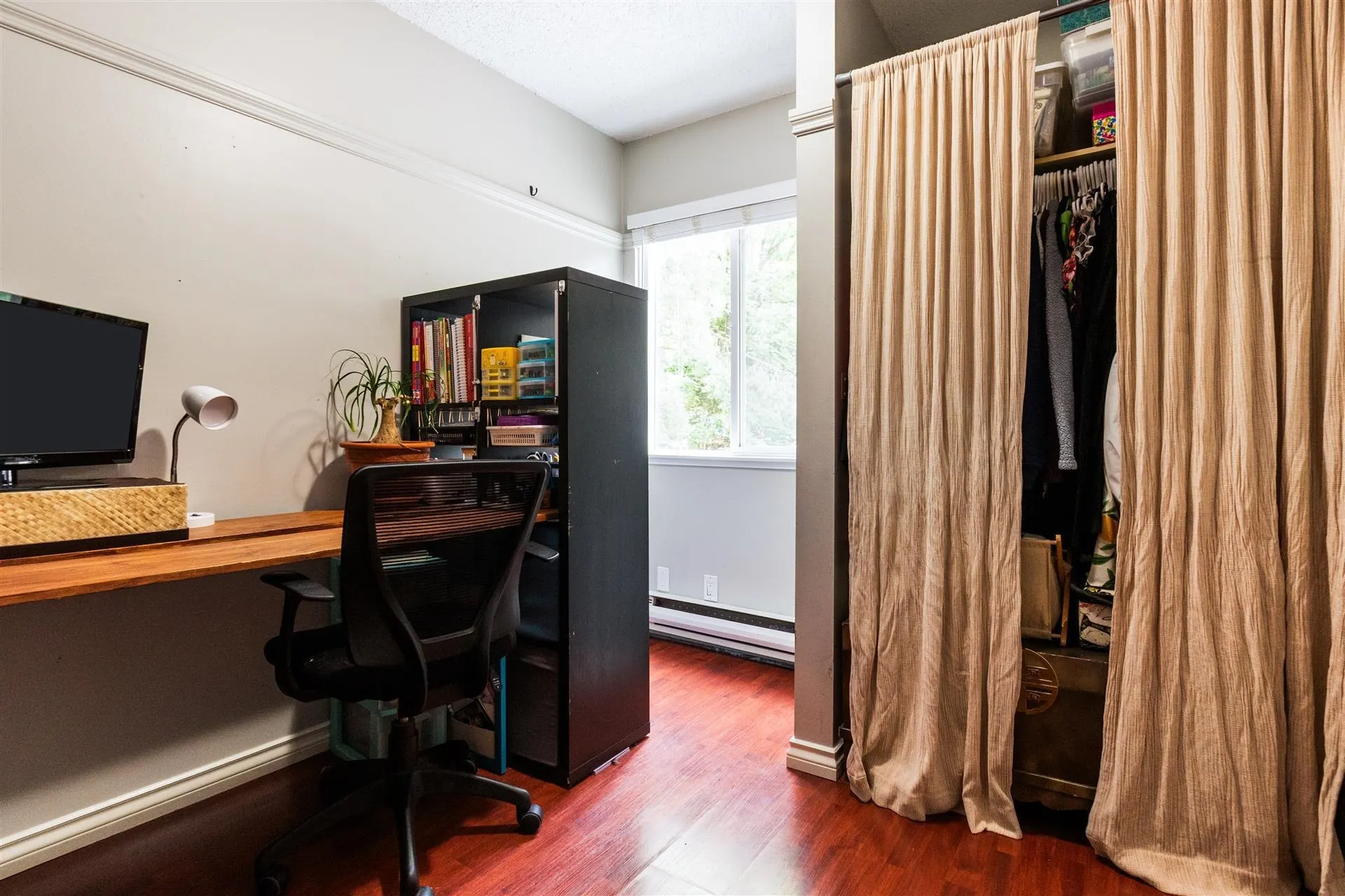 6217 E Greenside Drive