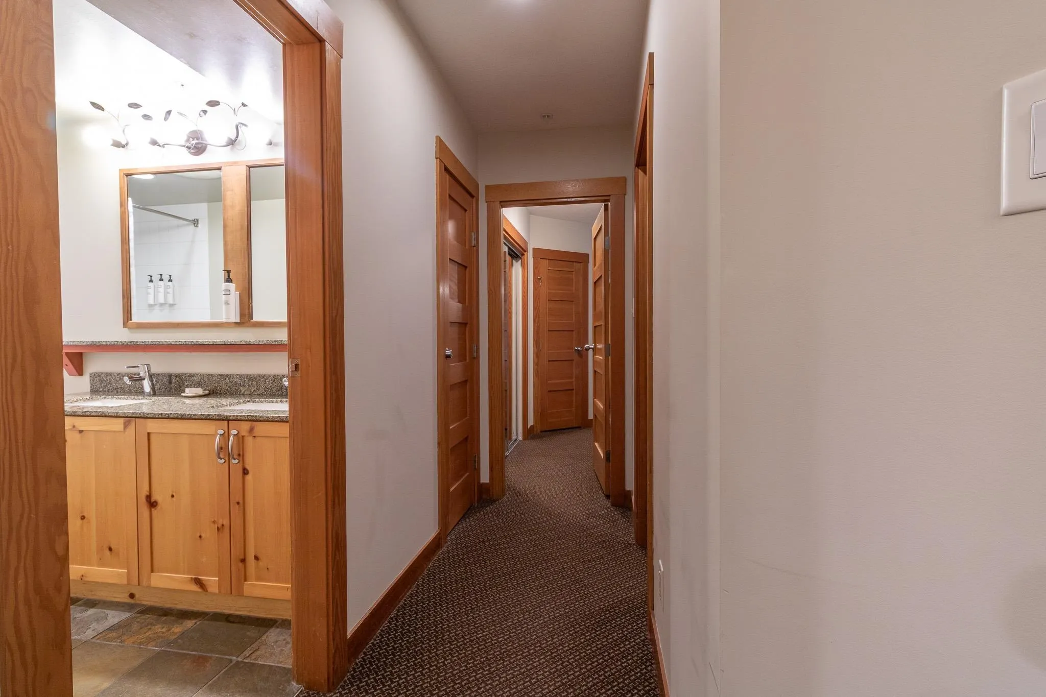 334D 2036 London Lane