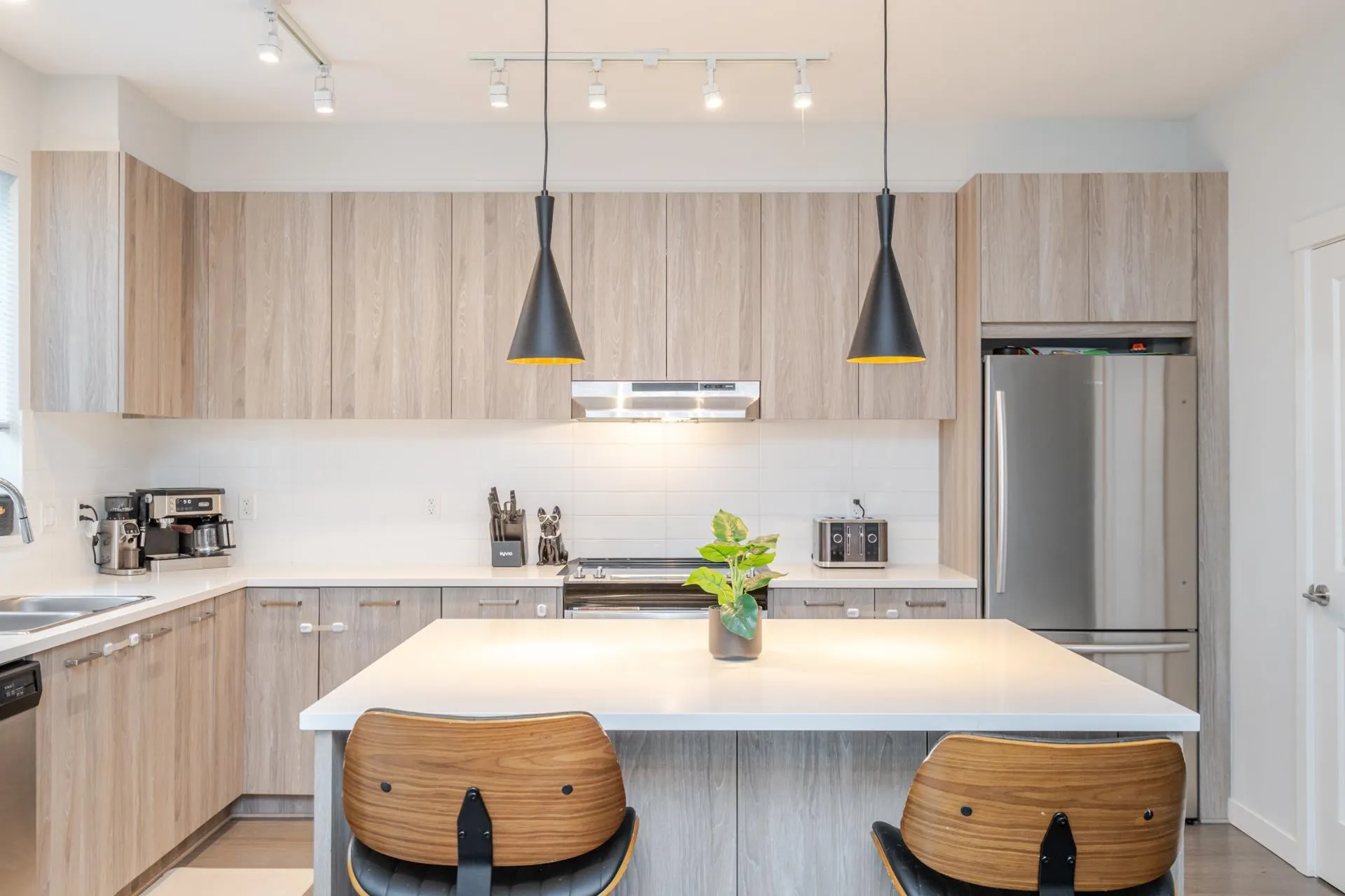 84 8335 Nelson Street