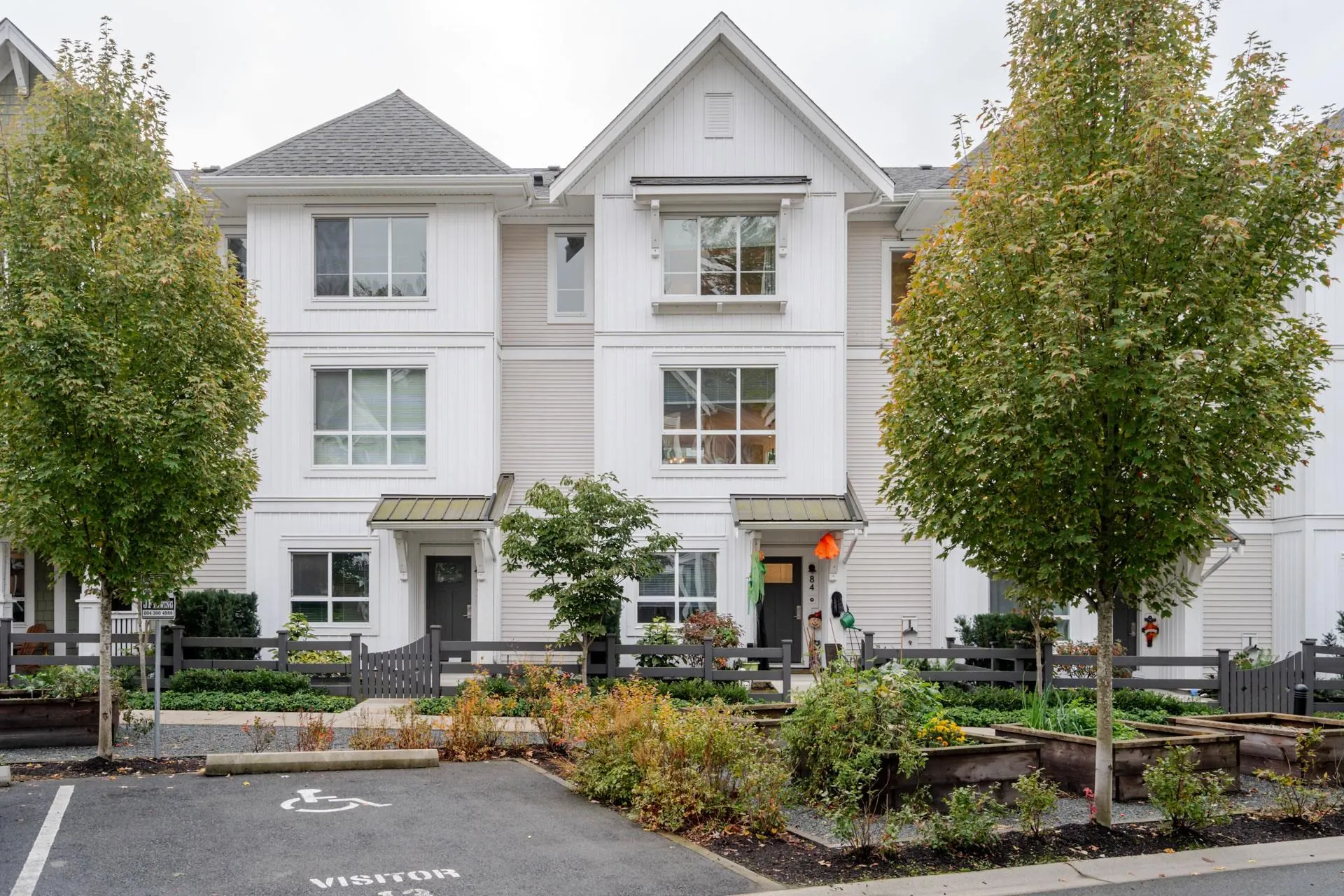 84 8335 Nelson Street