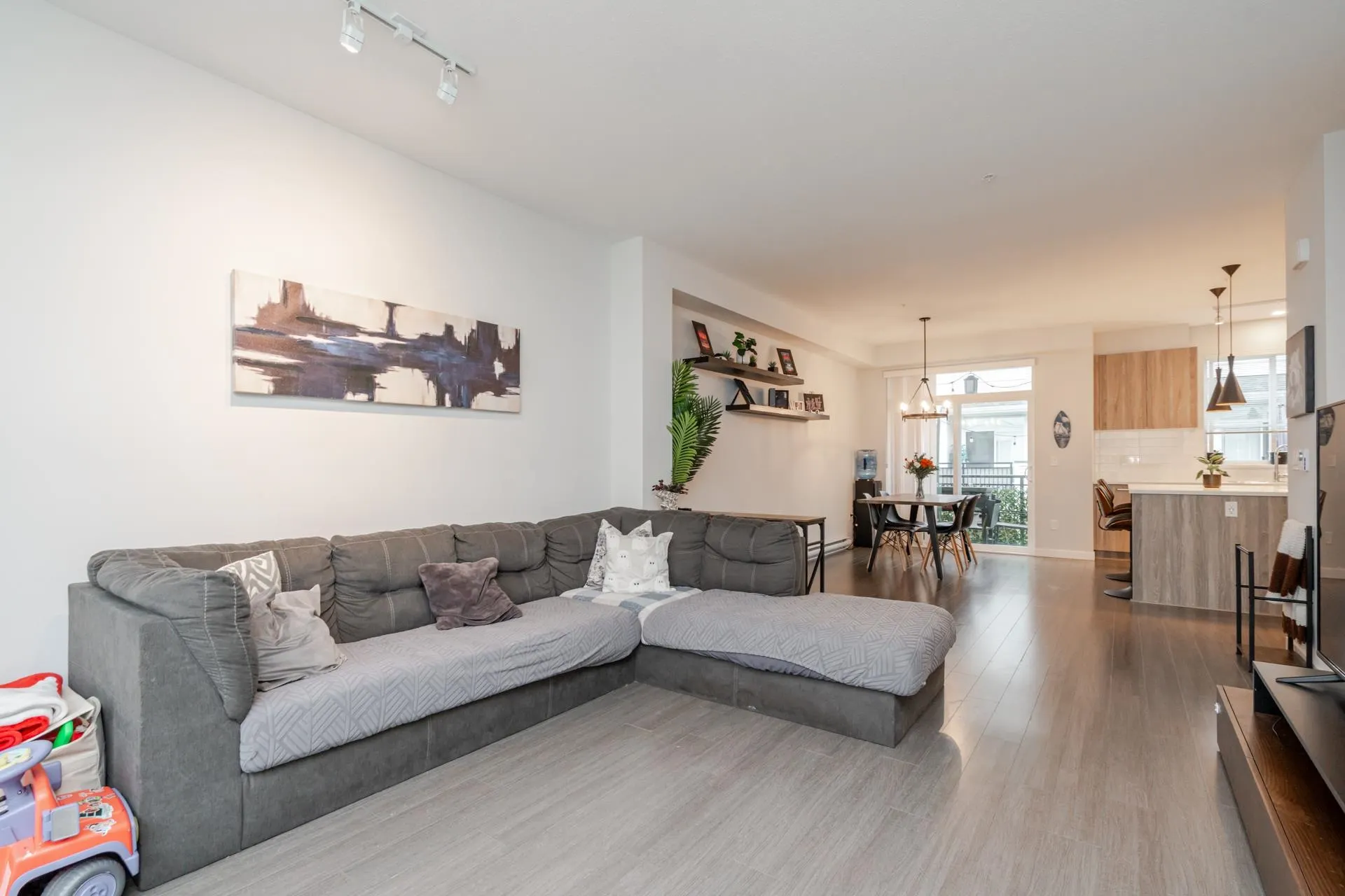 84 8335 Nelson Street