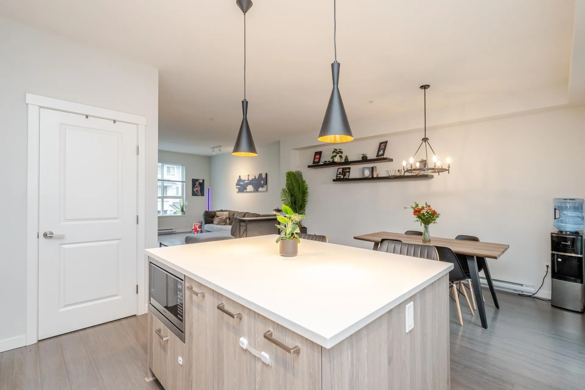 84 8335 Nelson Street