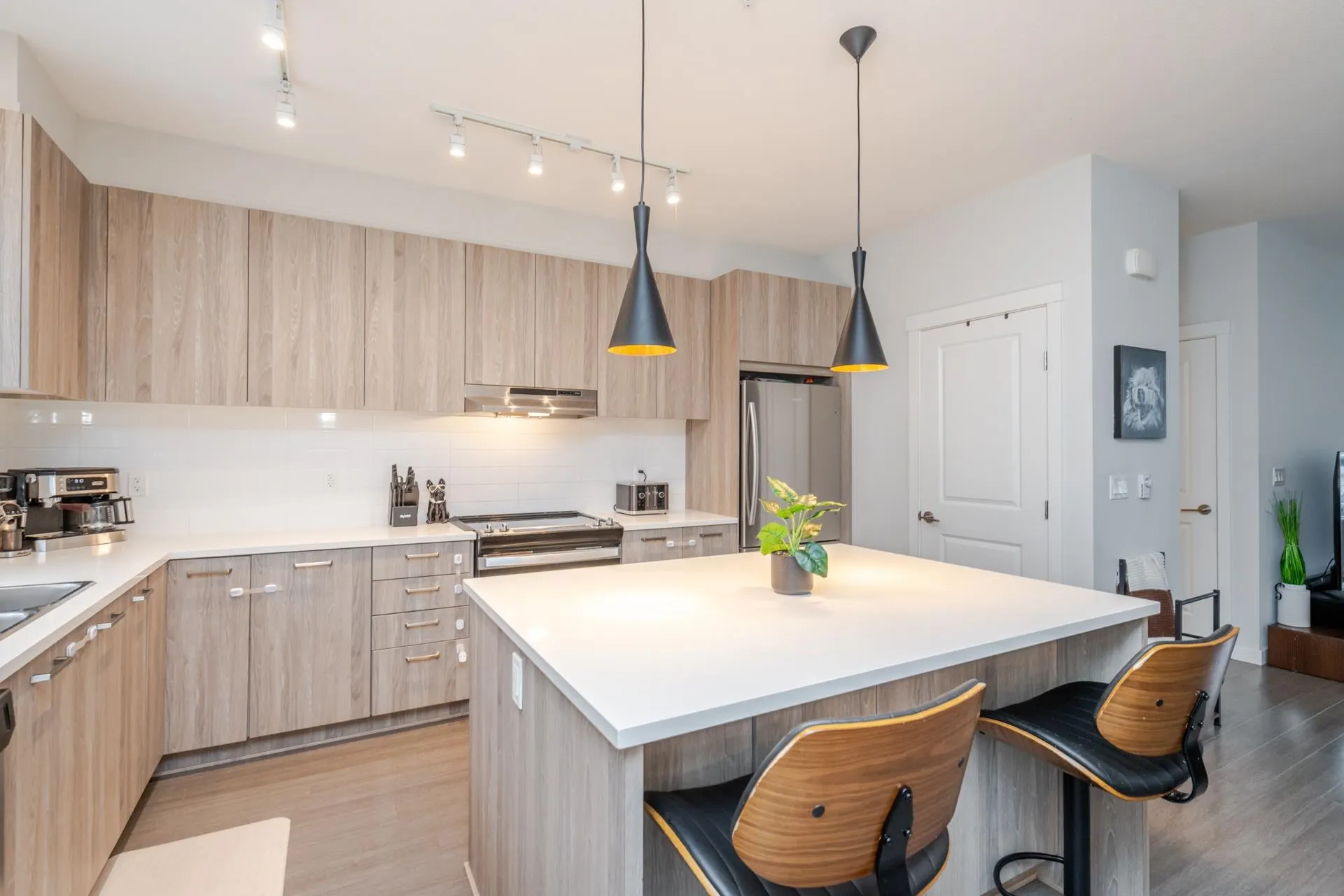 84 8335 Nelson Street