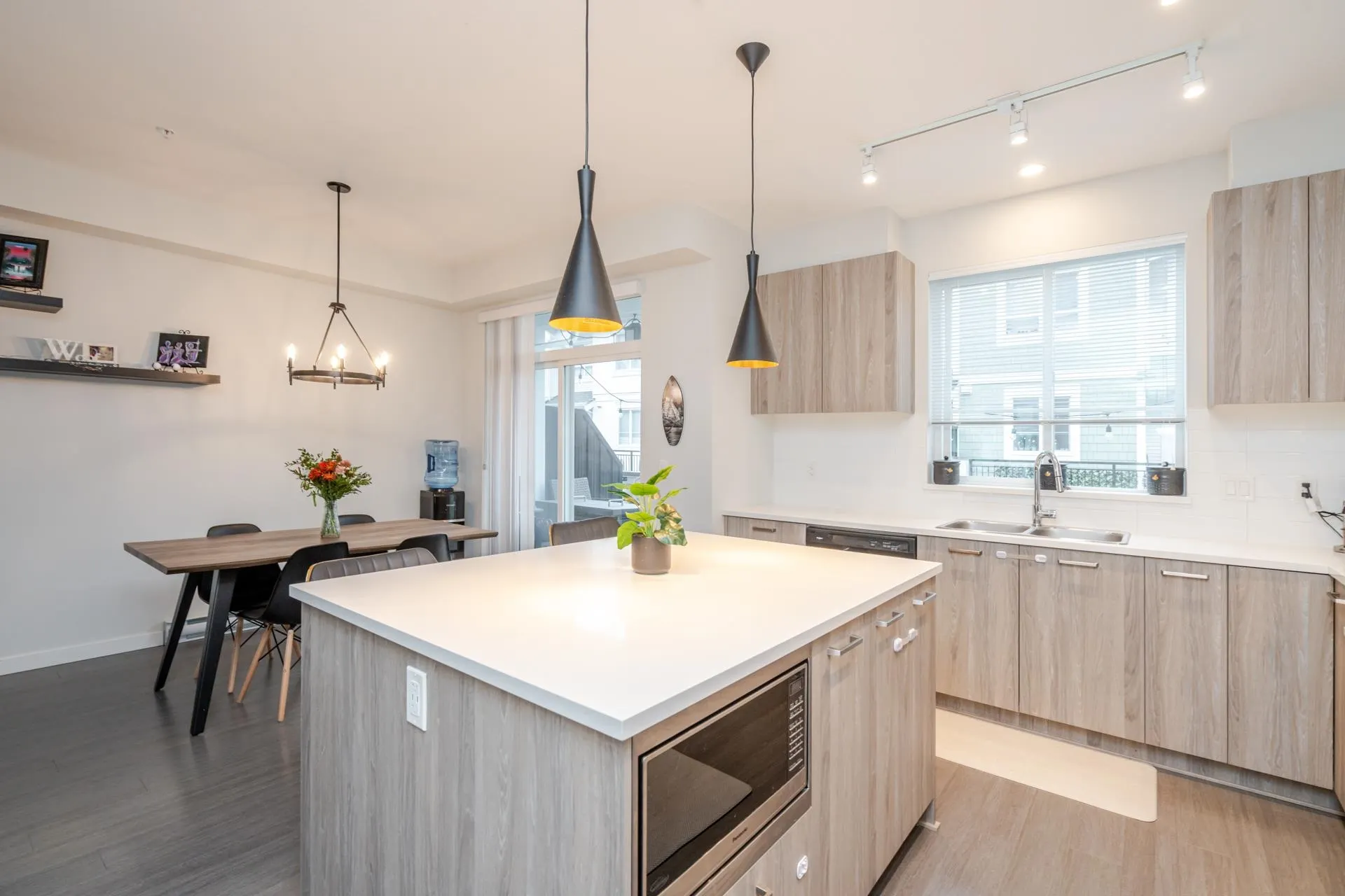 84 8335 Nelson Street