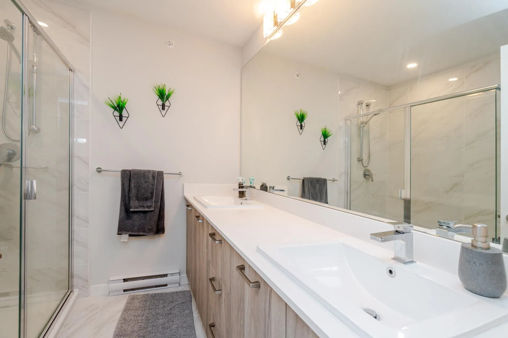 84 8335 Nelson Street