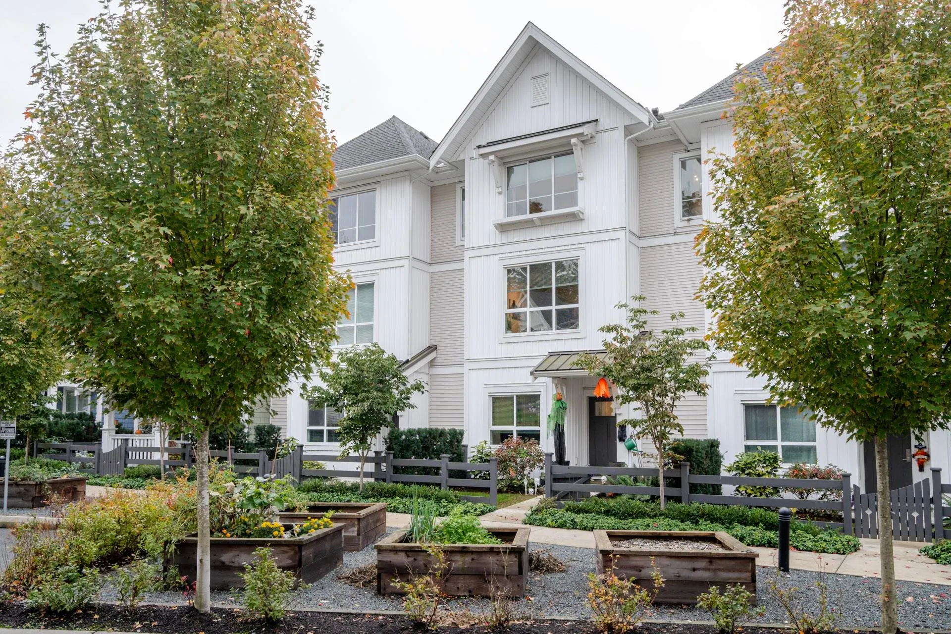 84 8335 Nelson Street