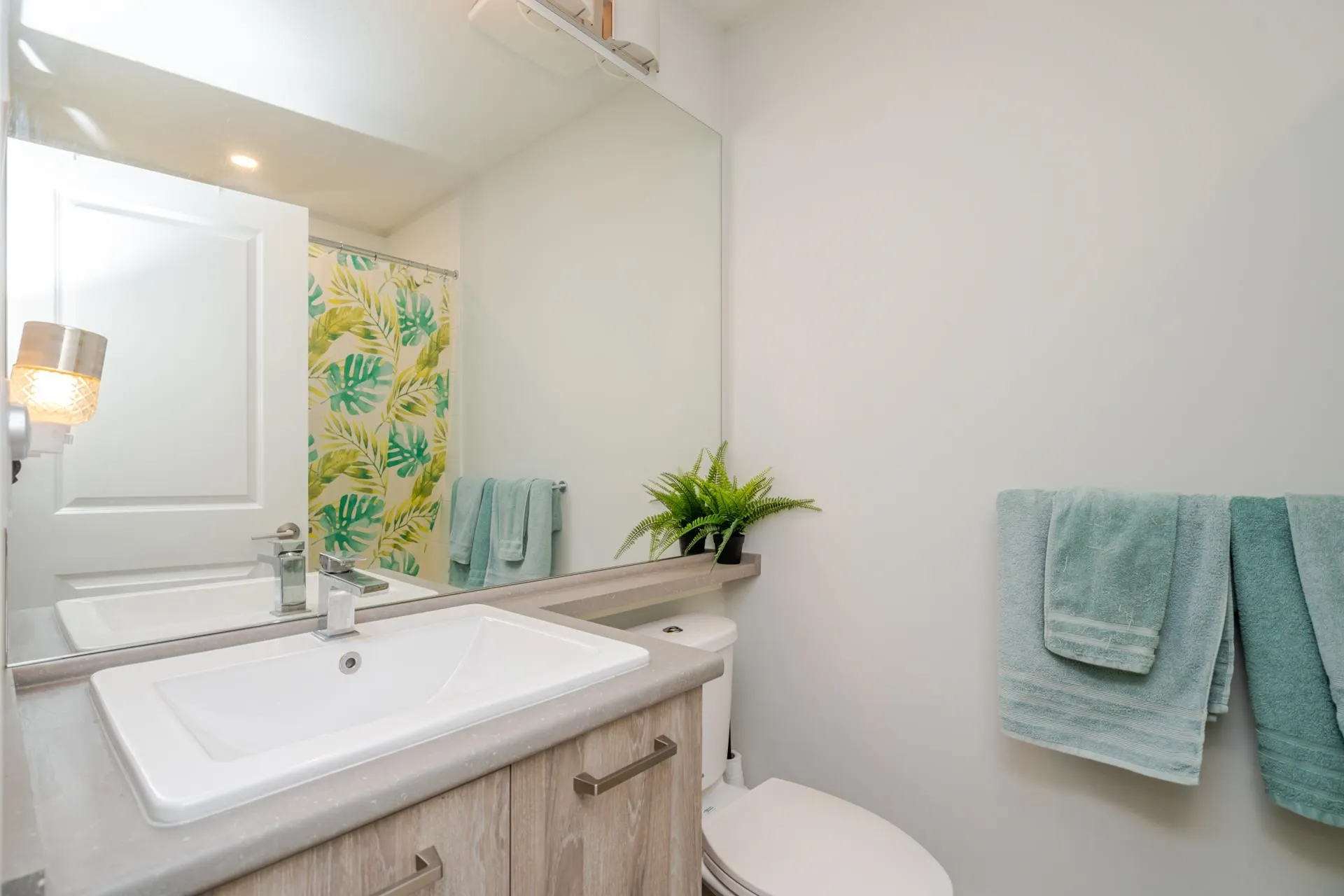 84 8335 Nelson Street