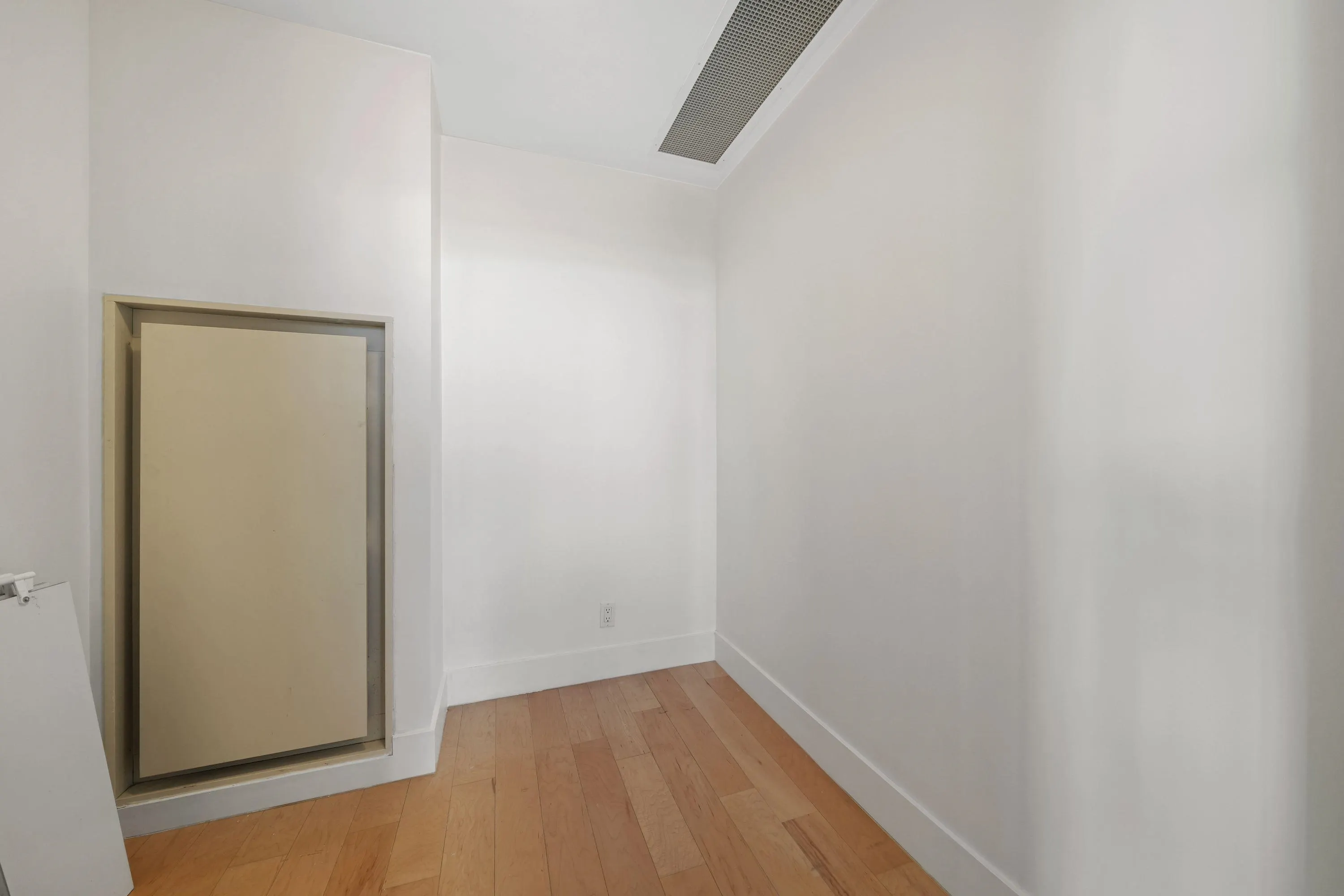 2503 1483 Homer Street