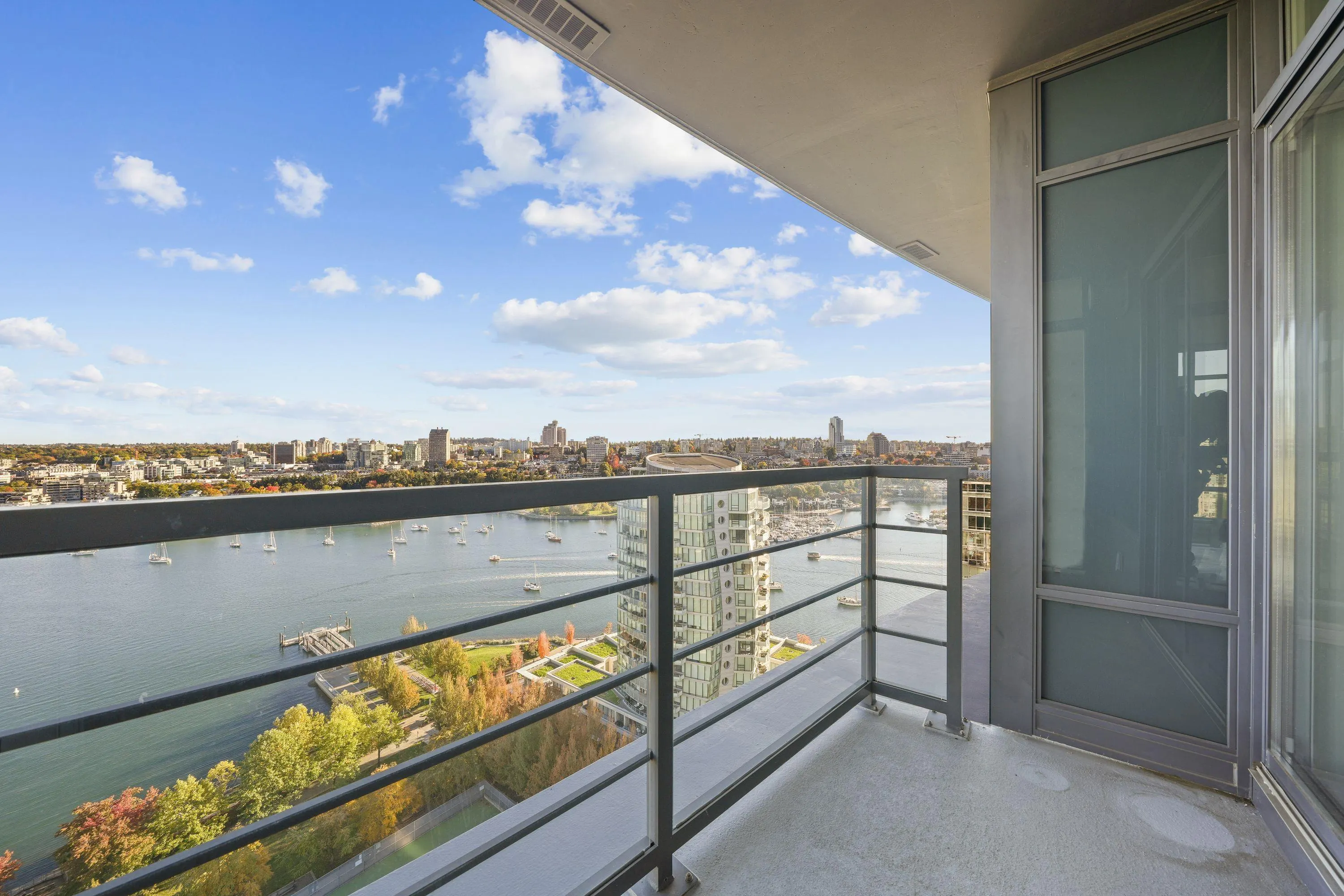 2503 1483 Homer Street