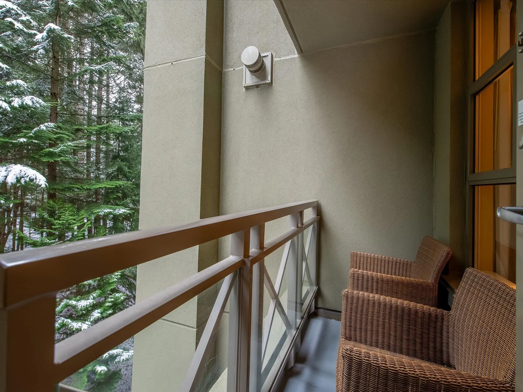 679 4090 Whistler Way