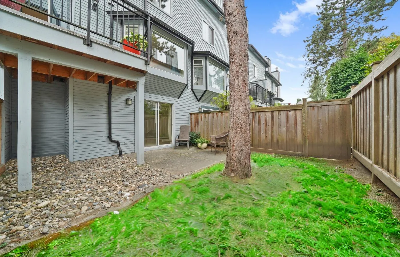 60 1195 Falcon Drive