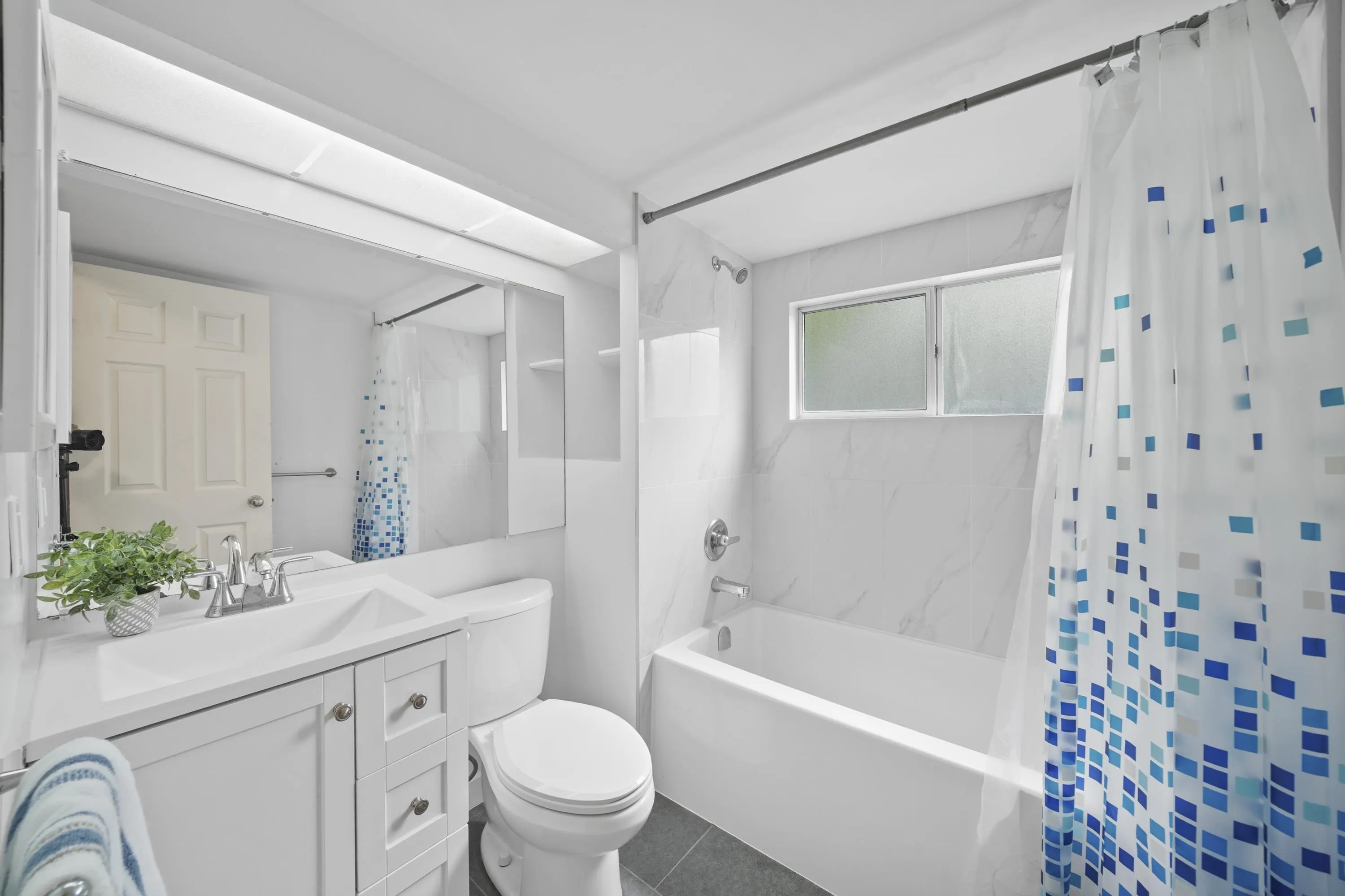 60 1195 Falcon Drive