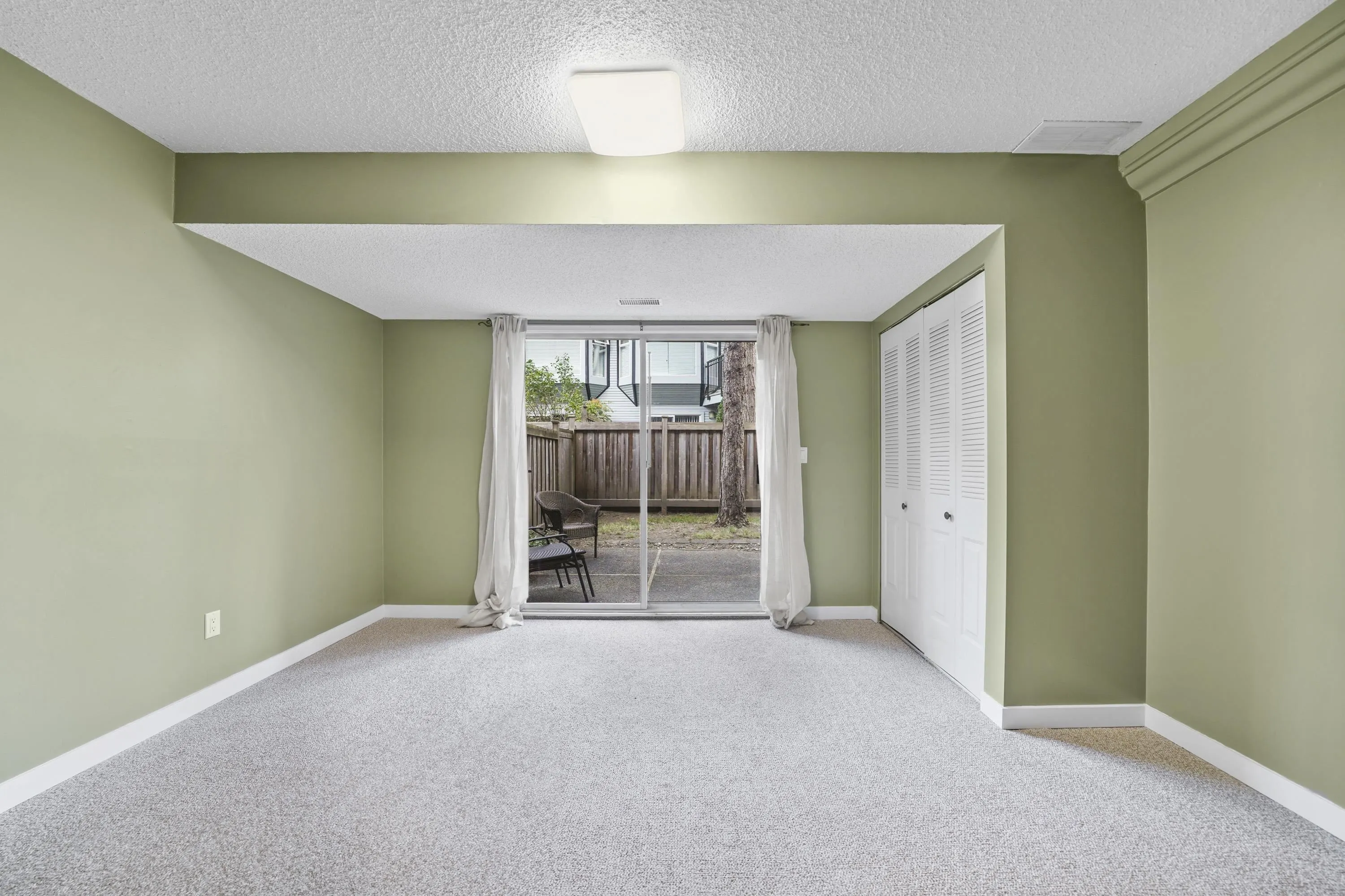 60 1195 Falcon Drive