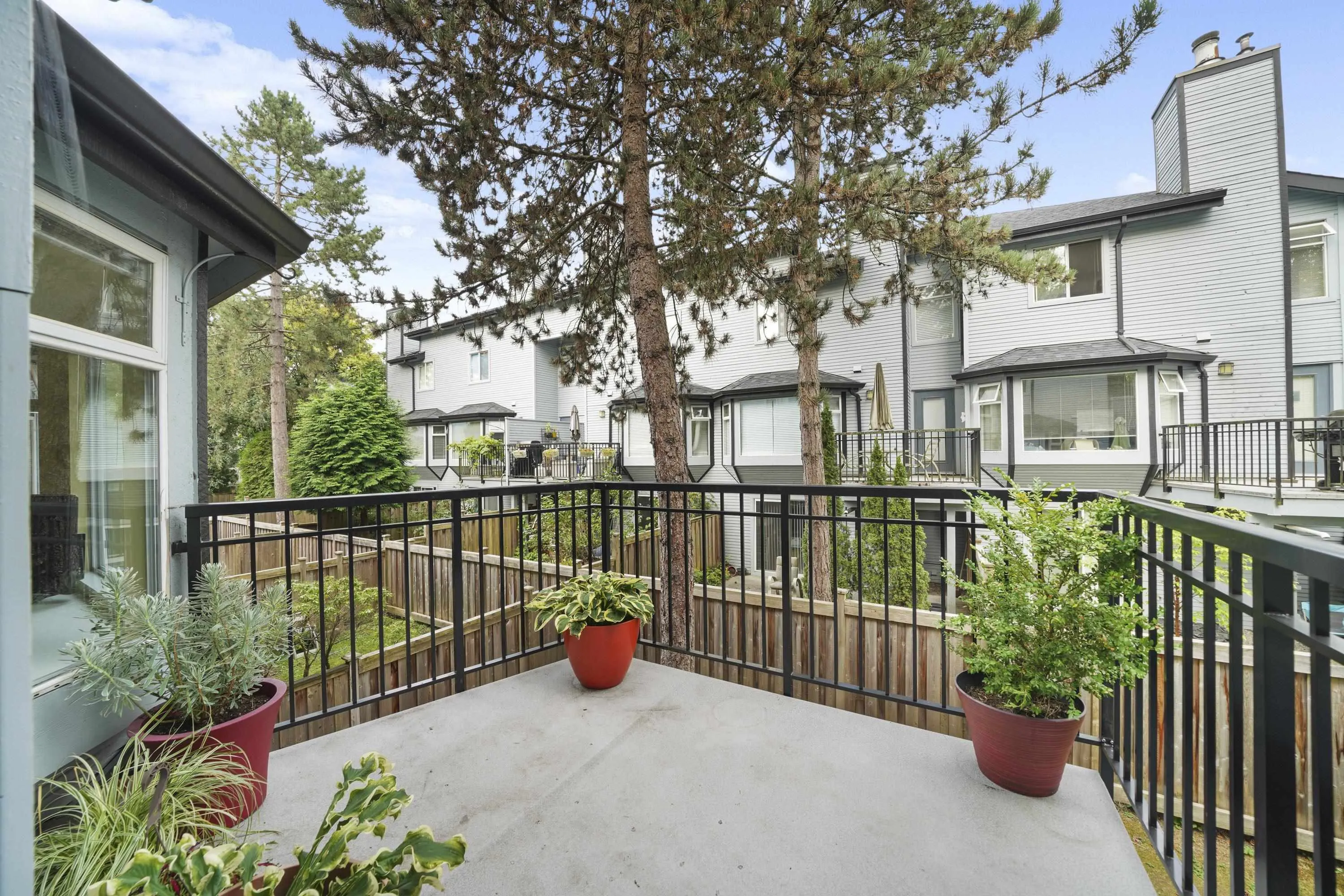 60 1195 Falcon Drive