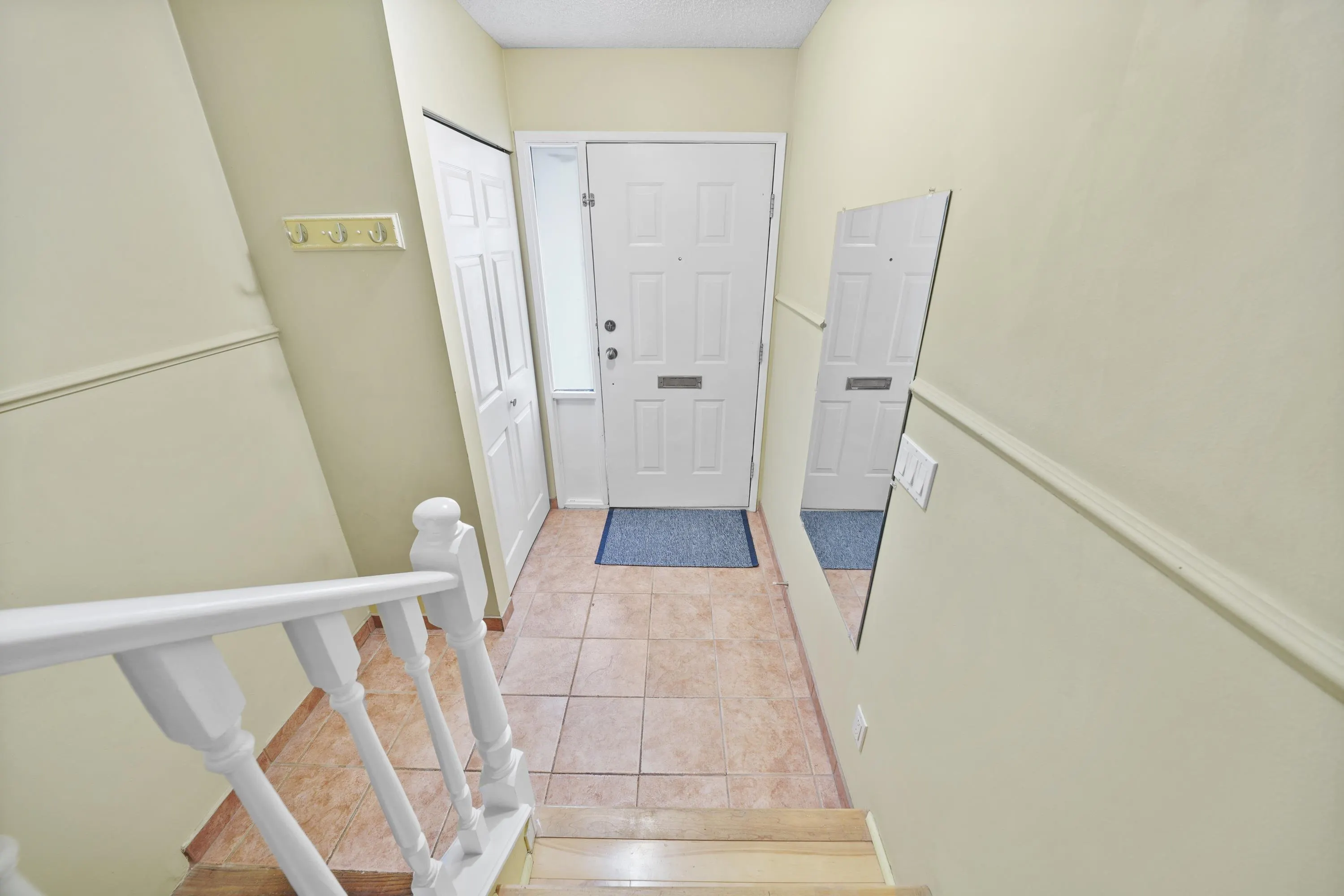 60 1195 Falcon Drive