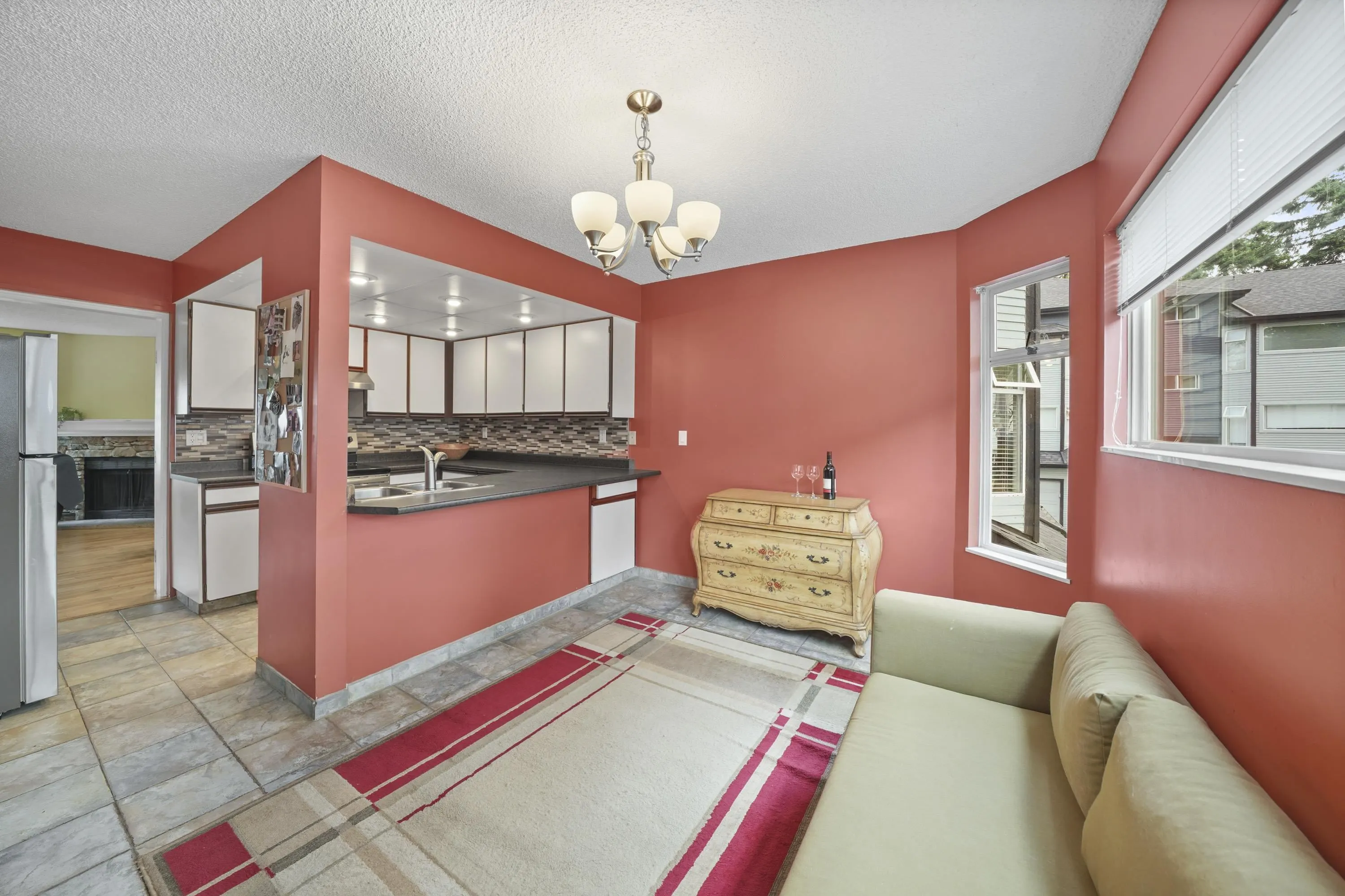 60 1195 Falcon Drive