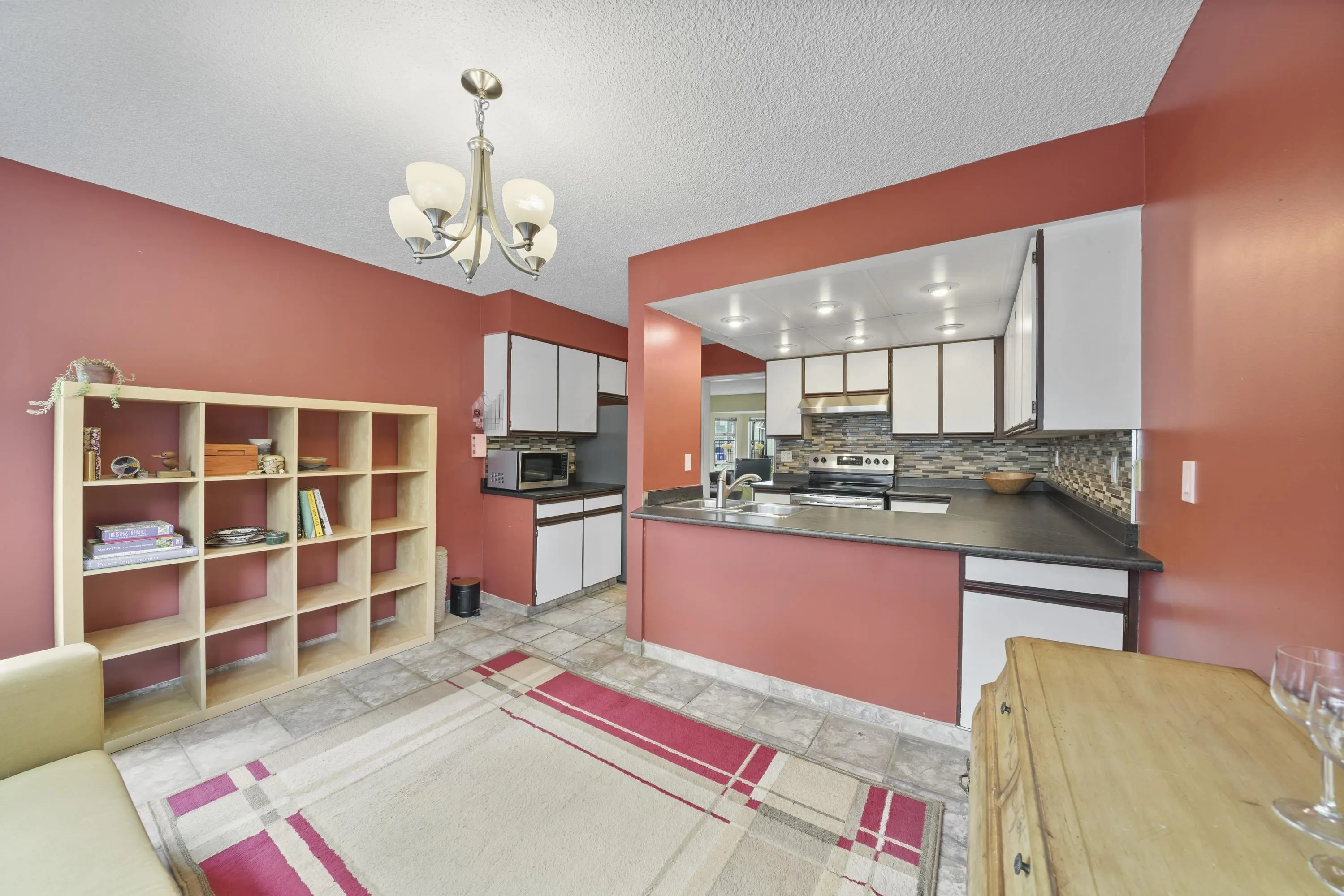 60 1195 Falcon Drive