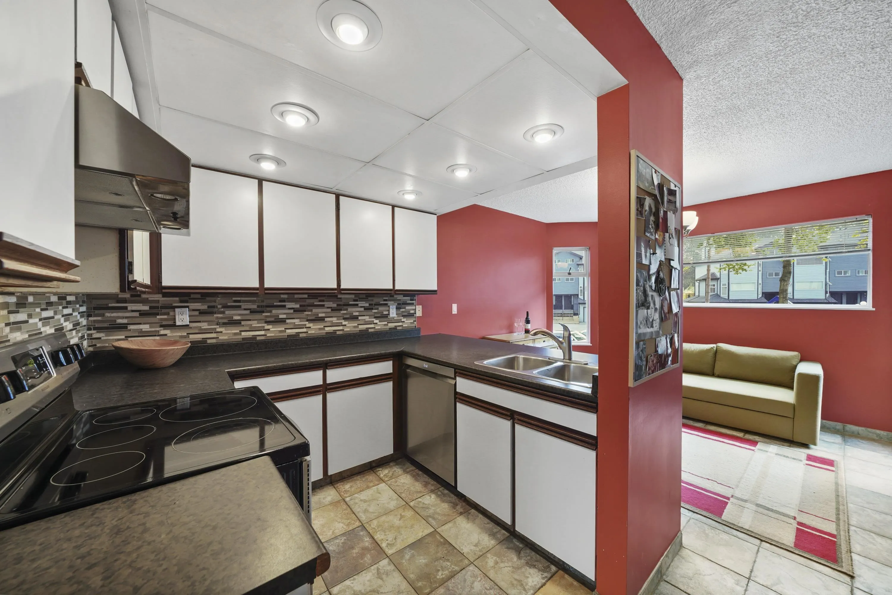 60 1195 Falcon Drive