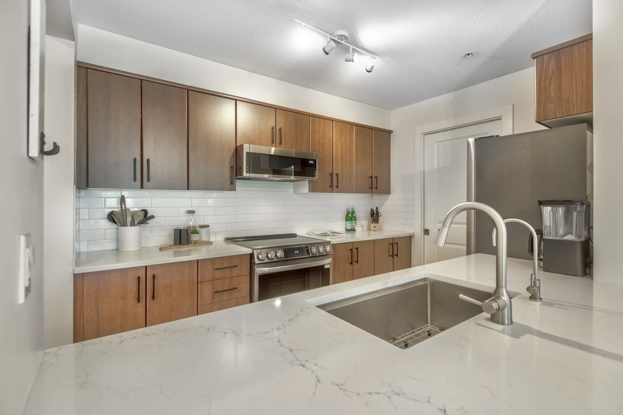 302 3240 St Johns Street