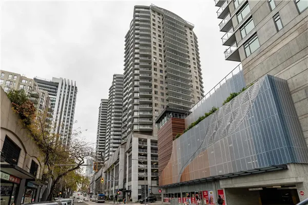 3002 898 Carnarvon Street