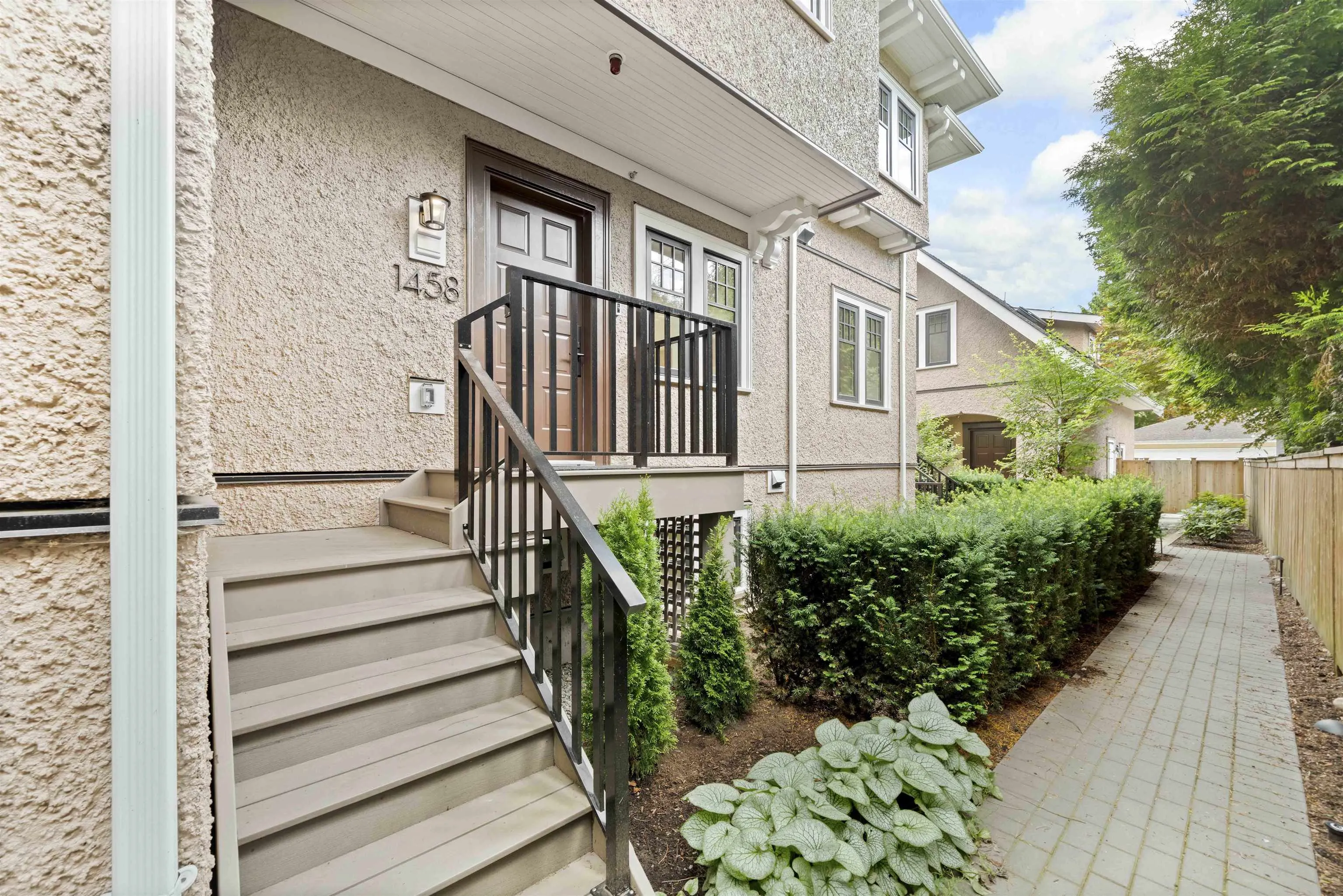 1458 W 45th Avenue