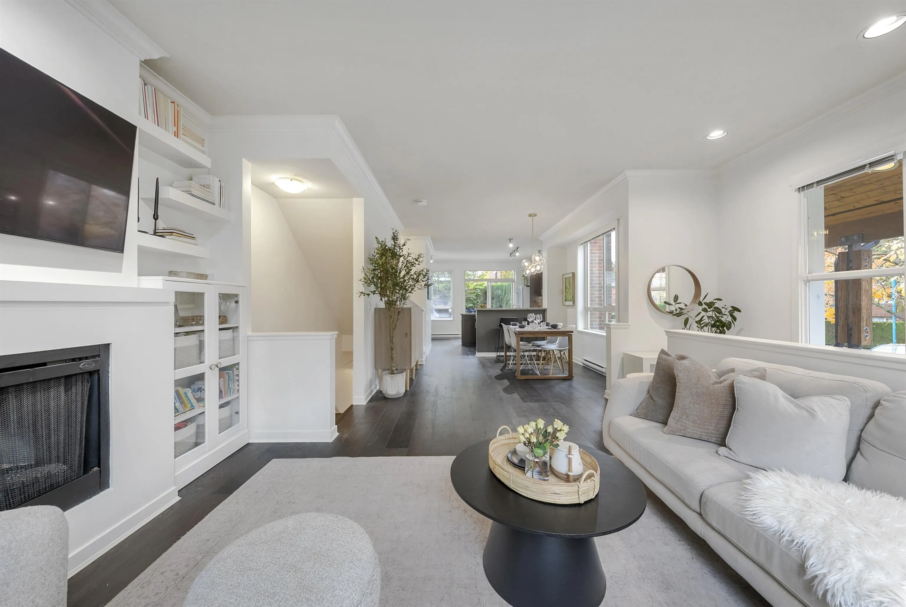 21 301 Klahanie Drive