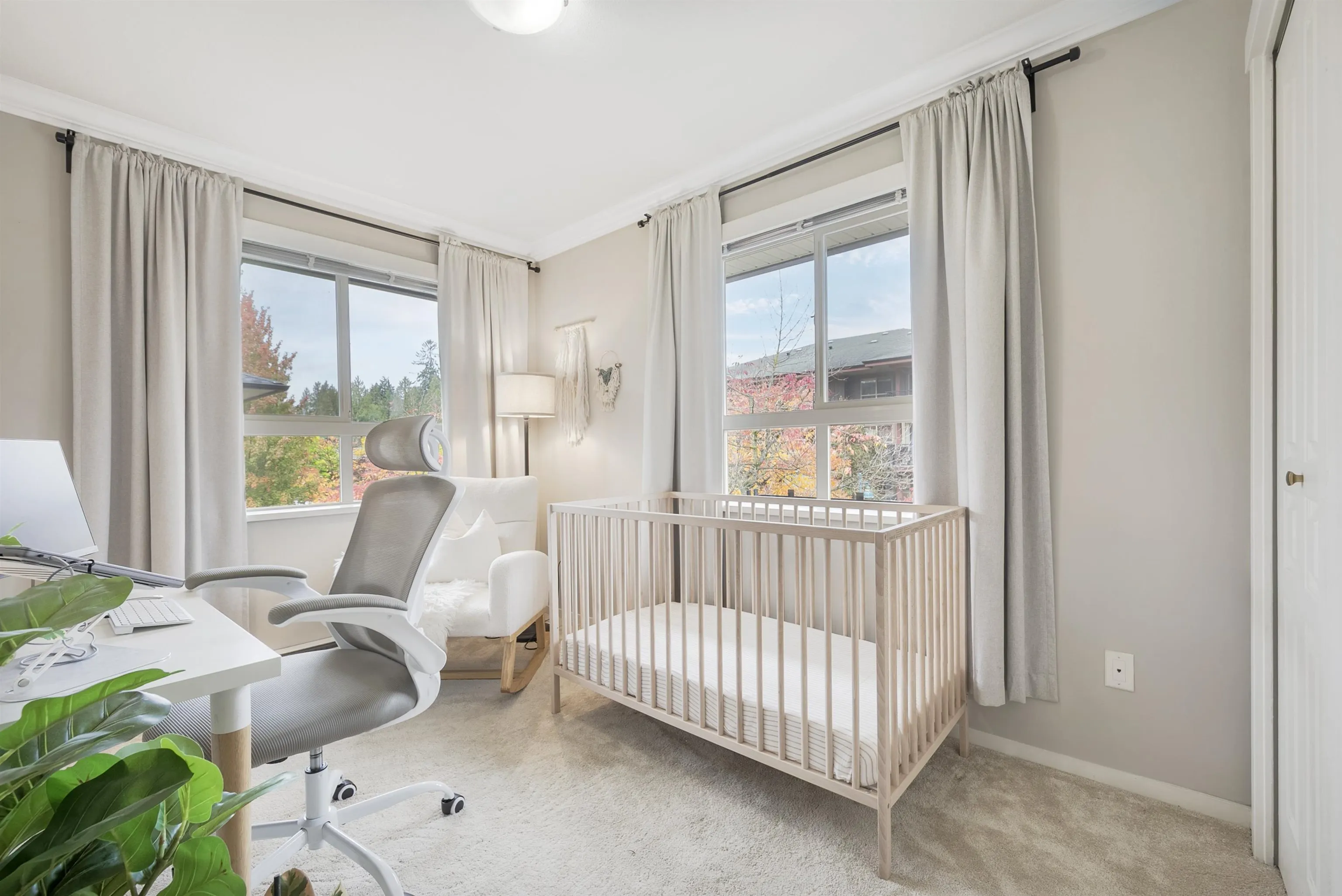 21 301 Klahanie Drive