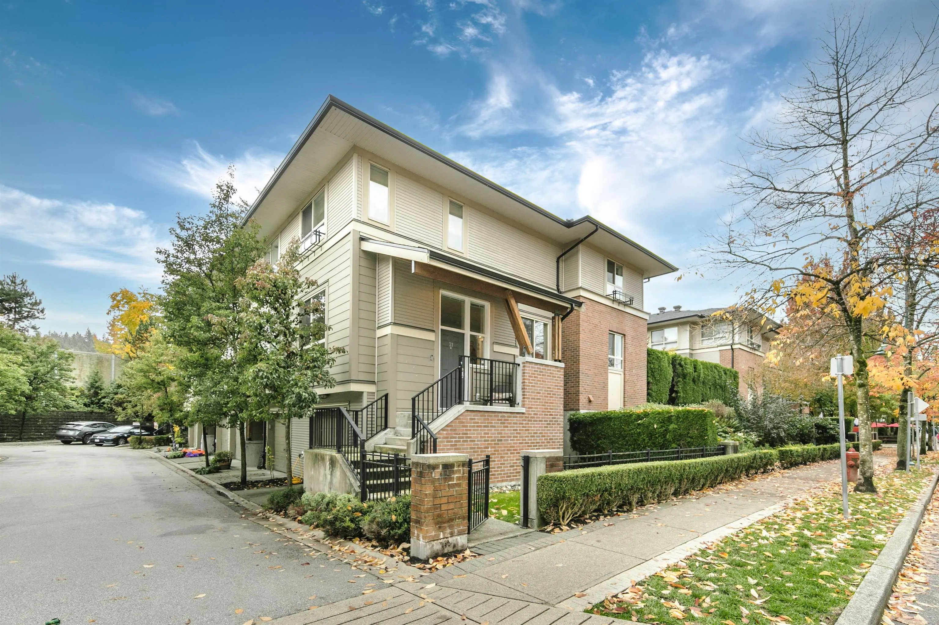 21 301 Klahanie Drive