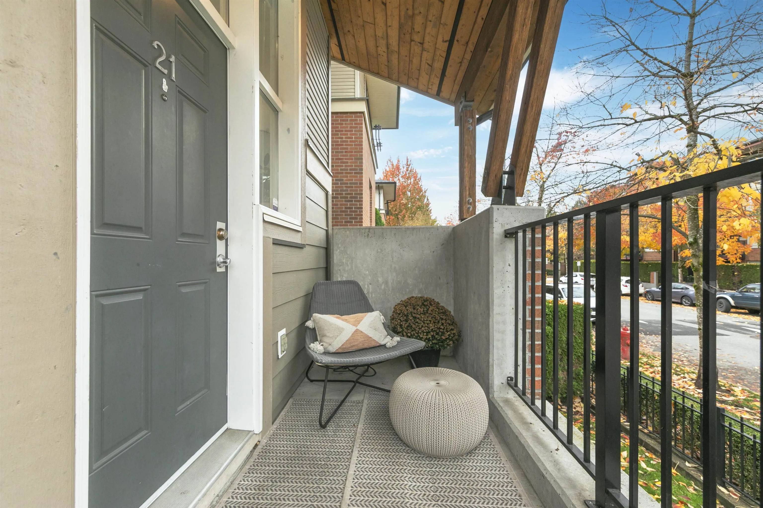 21 301 Klahanie Drive