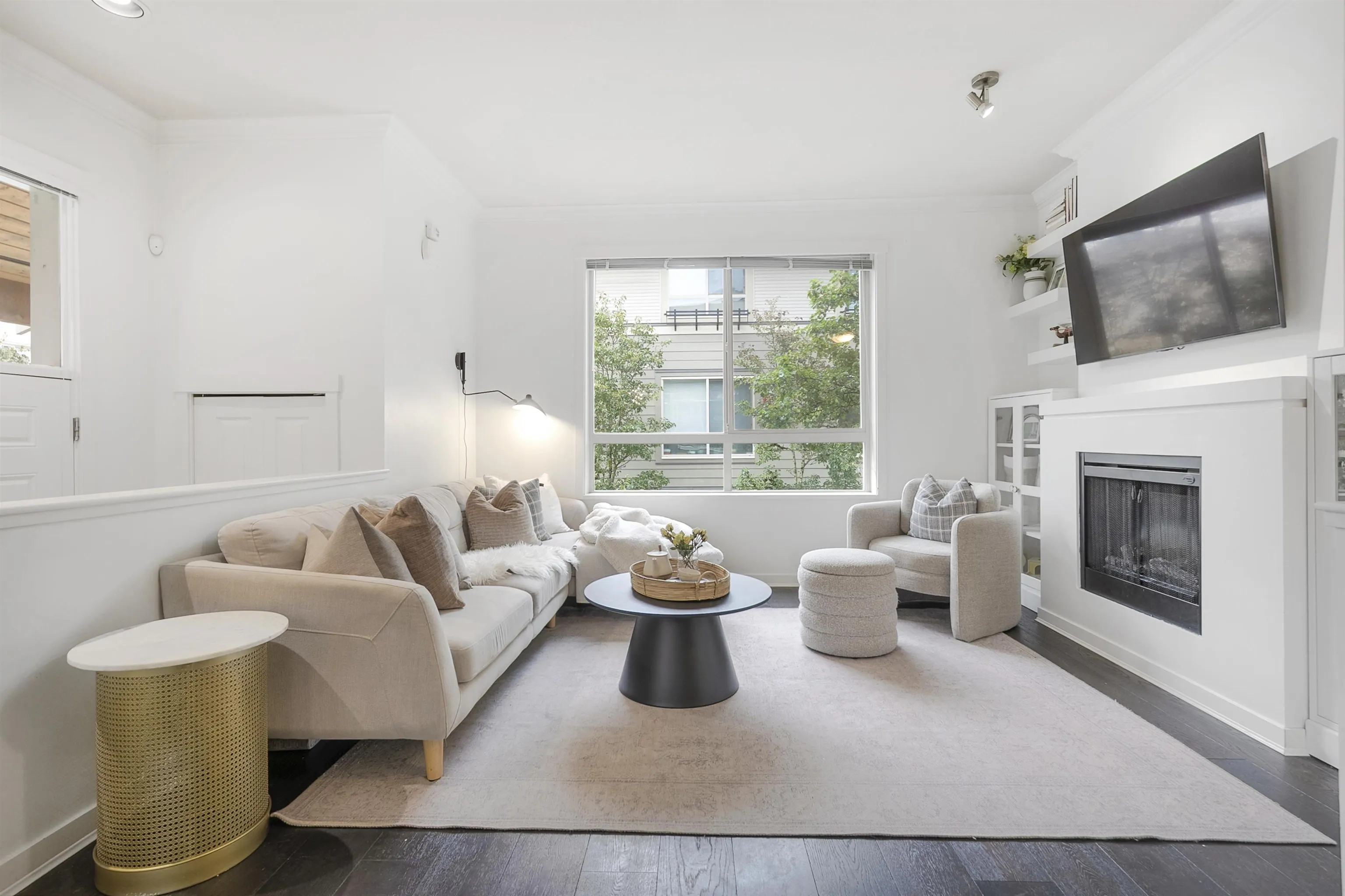 21 301 Klahanie Drive