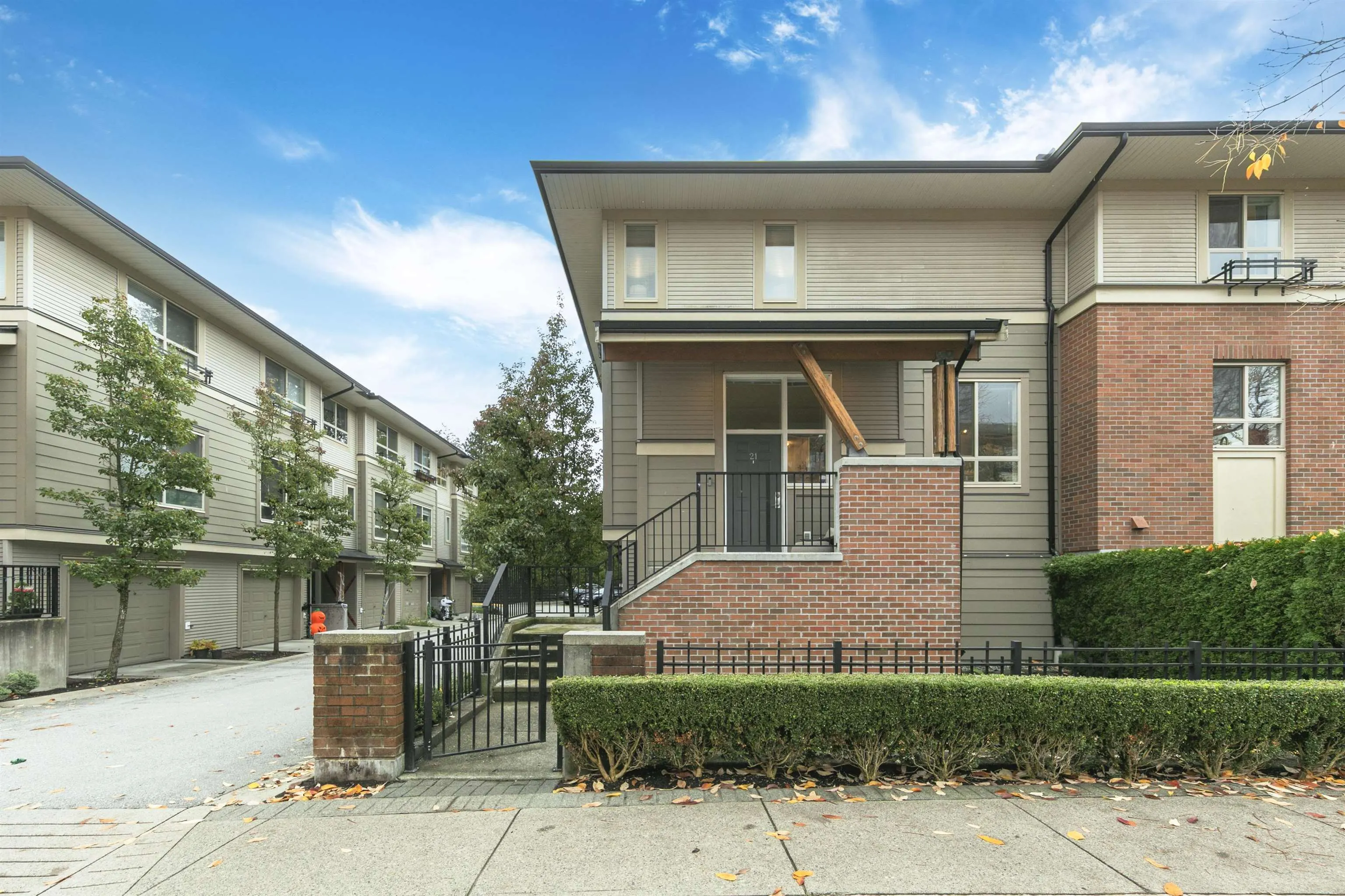 21 301 Klahanie Drive