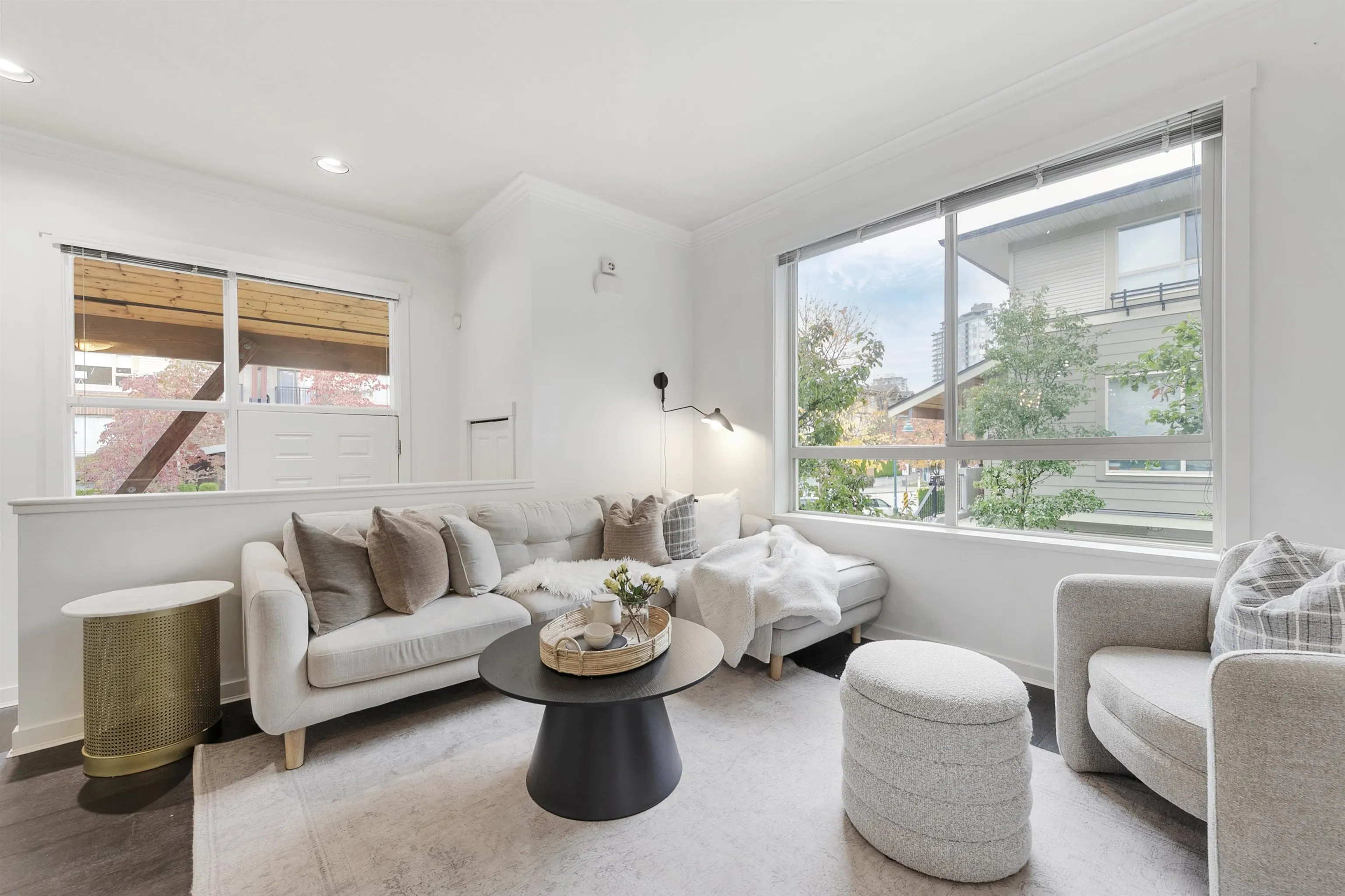 21 301 Klahanie Drive