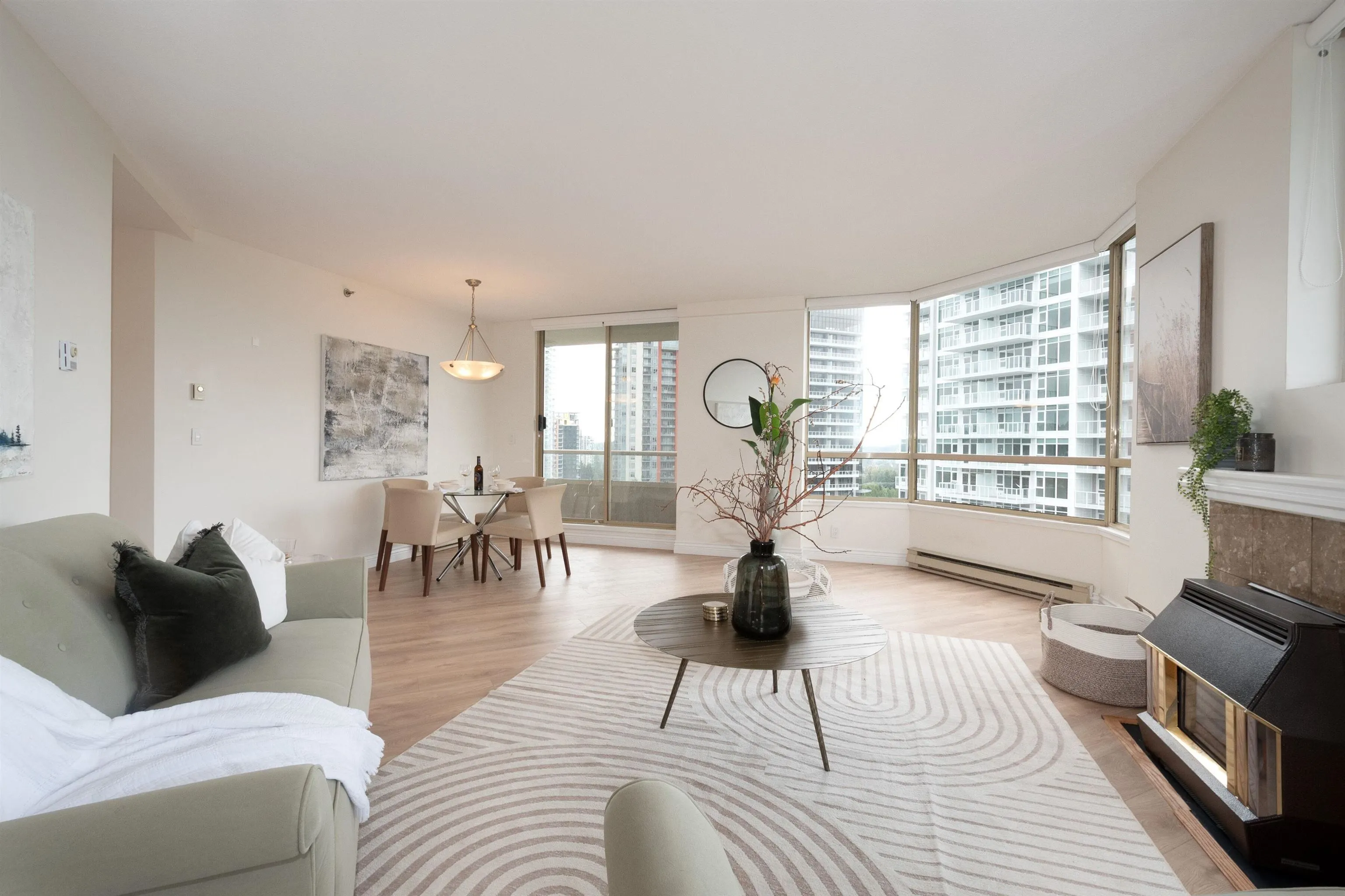 1203 728 Farrow Street