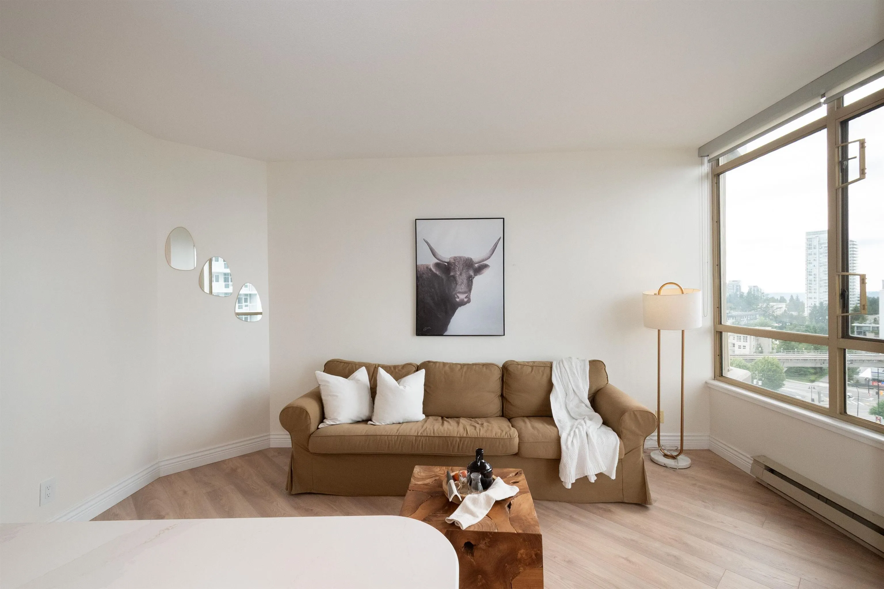 1203 728 Farrow Street