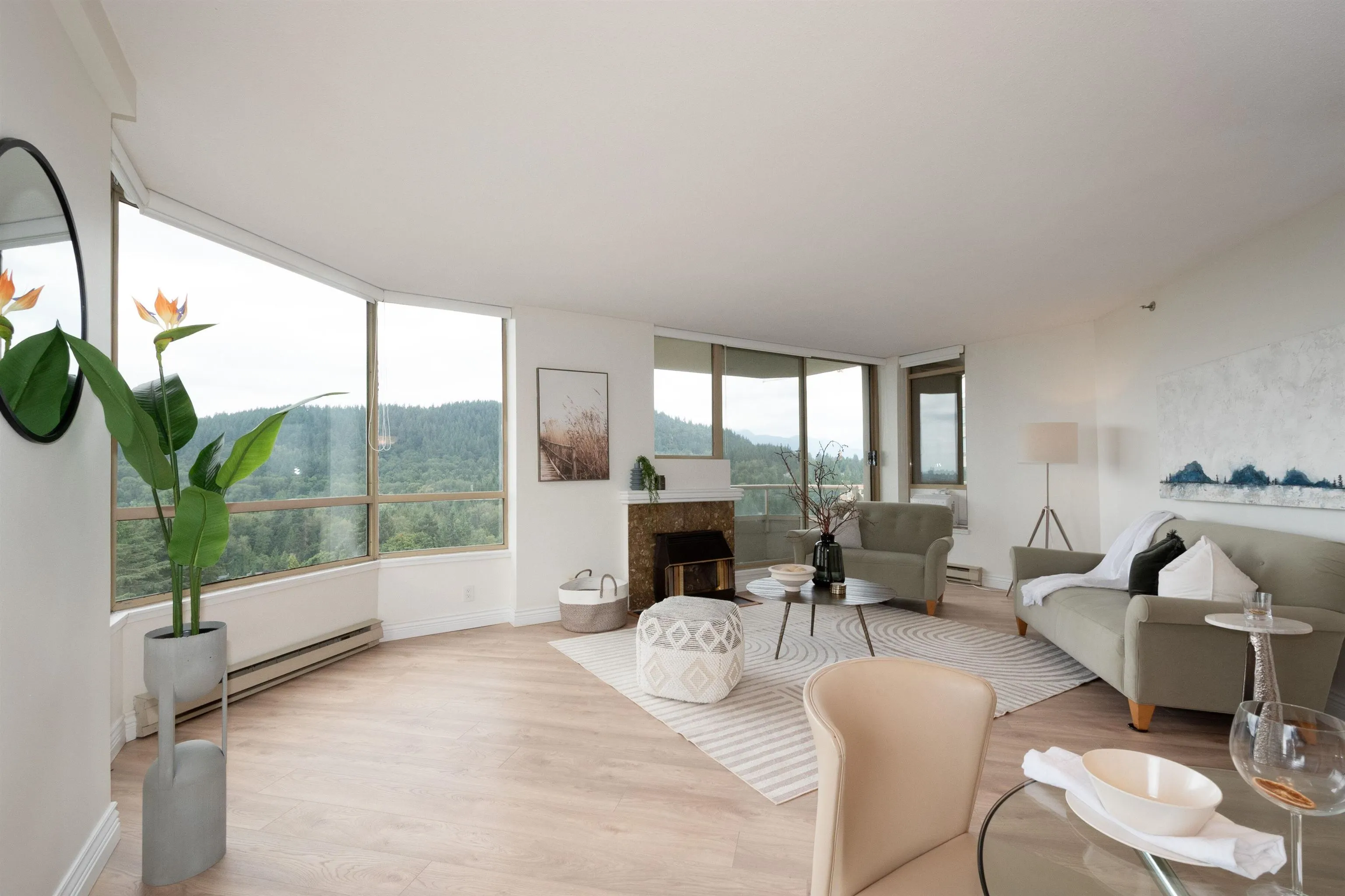 1203 728 Farrow Street