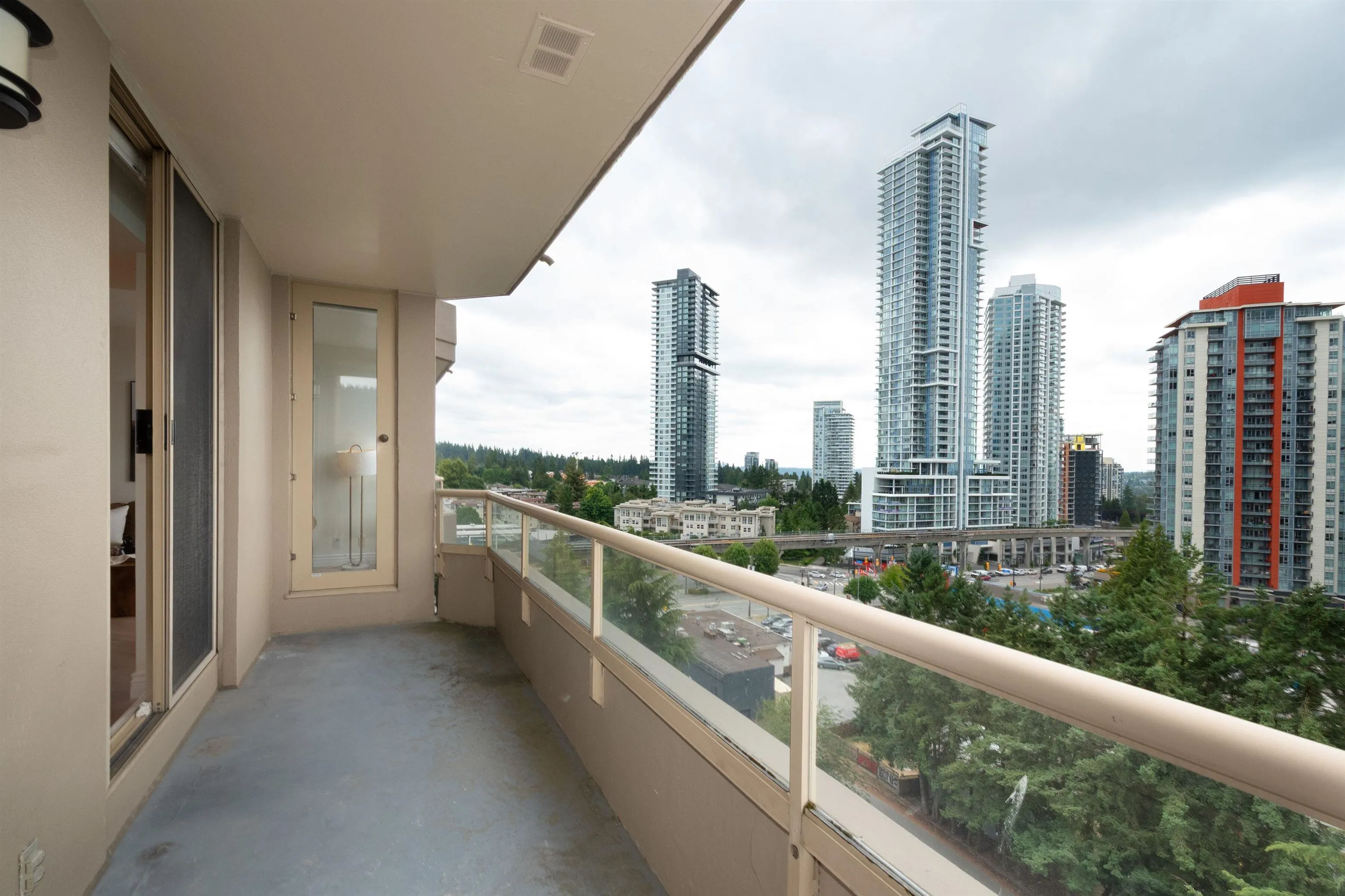 1203 728 Farrow Street