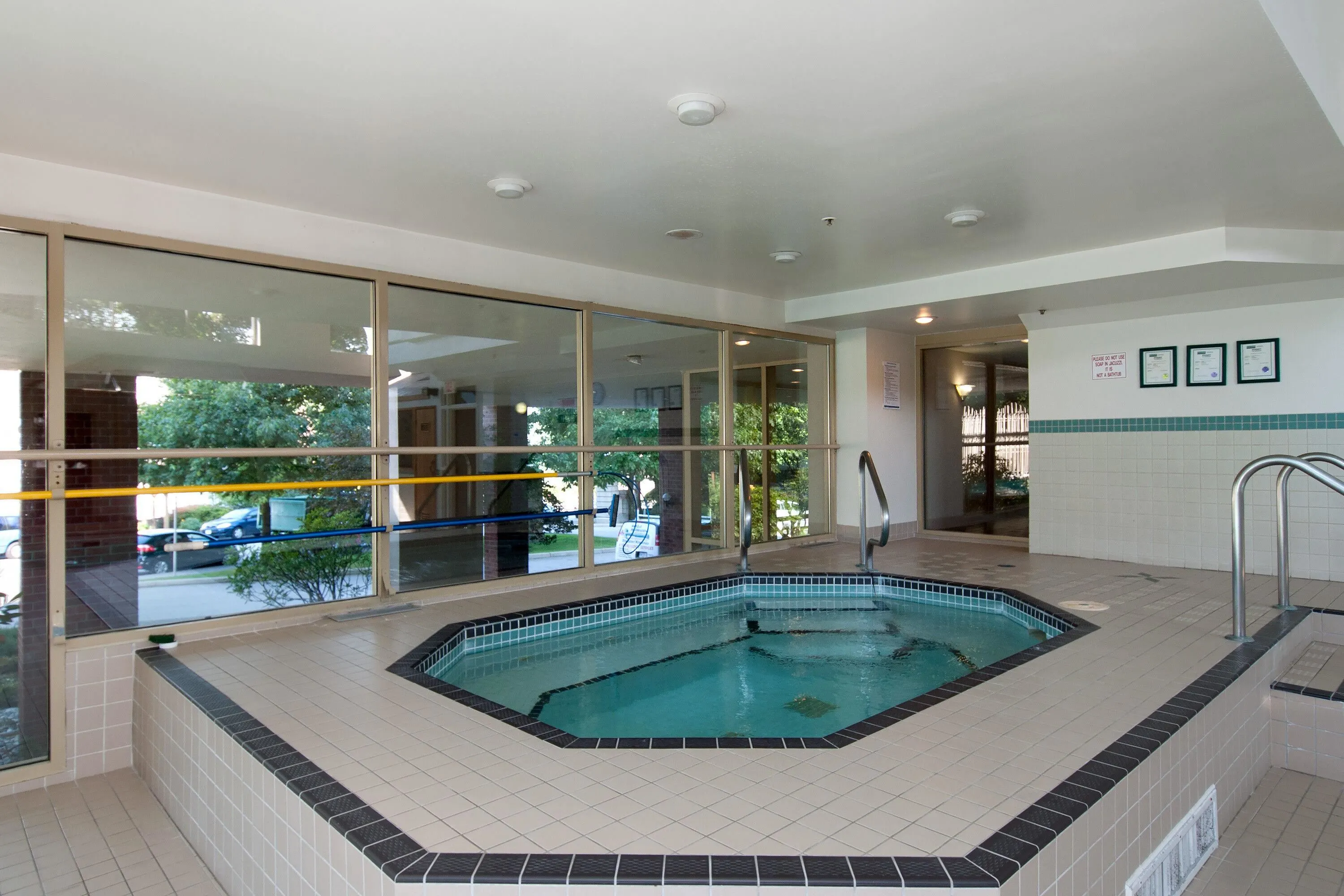 1203 728 Farrow Street