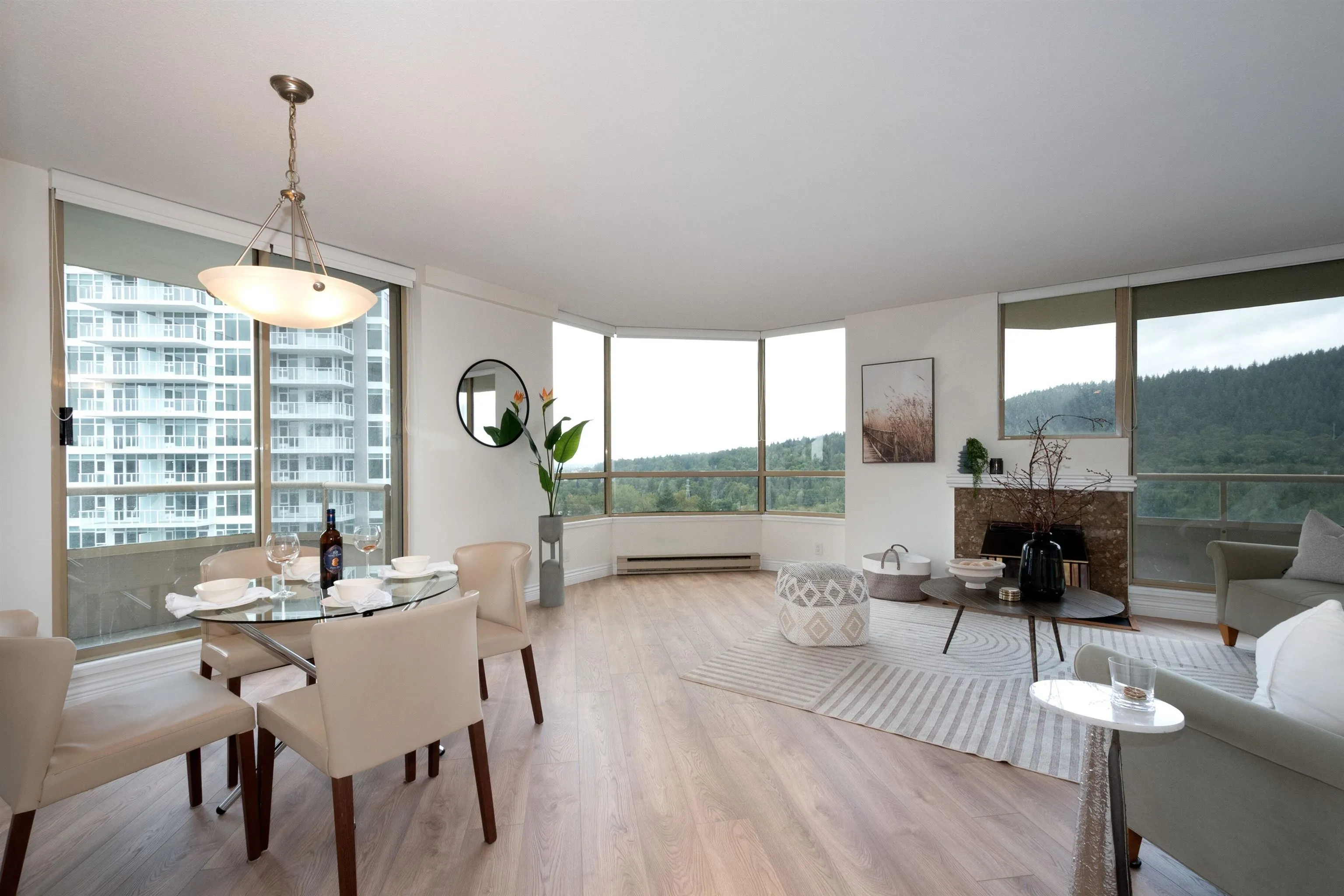 1203 728 Farrow Street