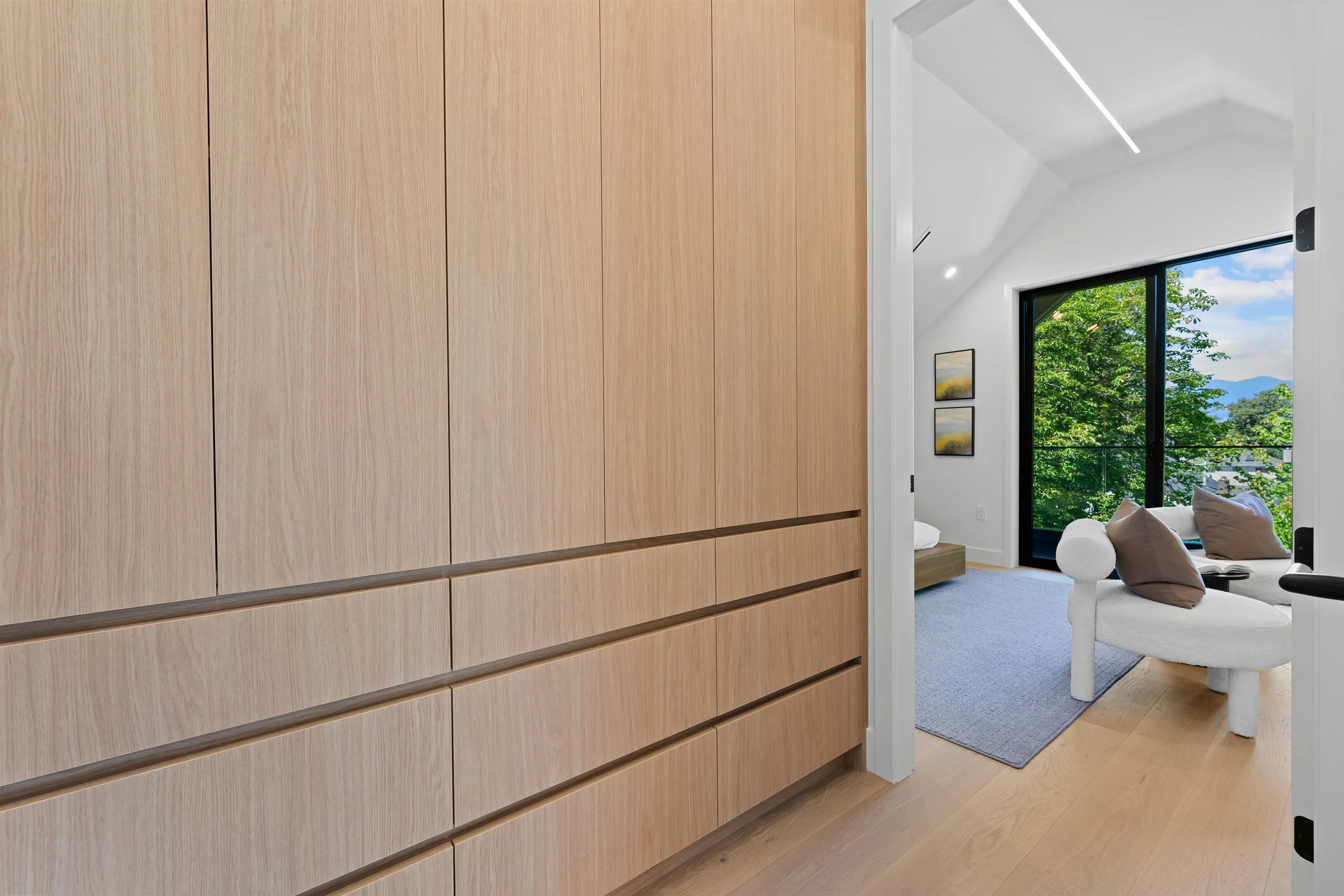 1 2858 W 12th Avenue